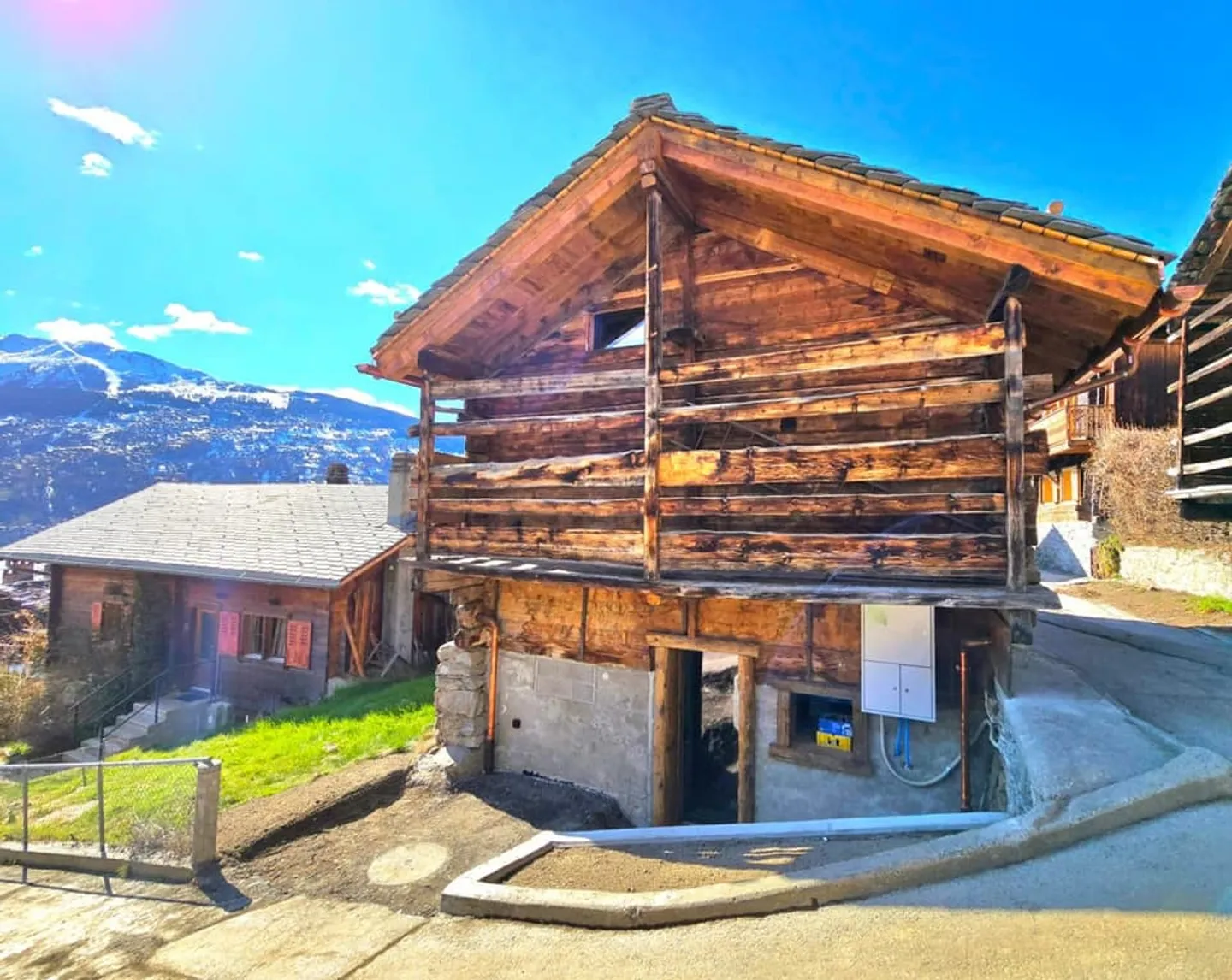 Stunning renovated barn in Mase with terrace, view and parking space (Val d'Héren) - Photo 1 of 13