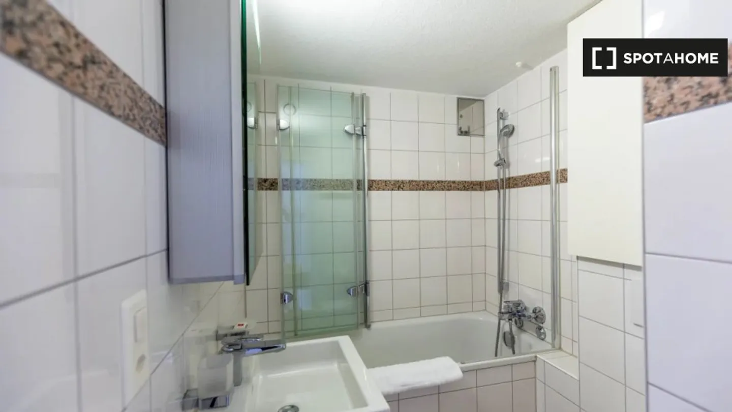 Studio for rent - Photo 2 of 6