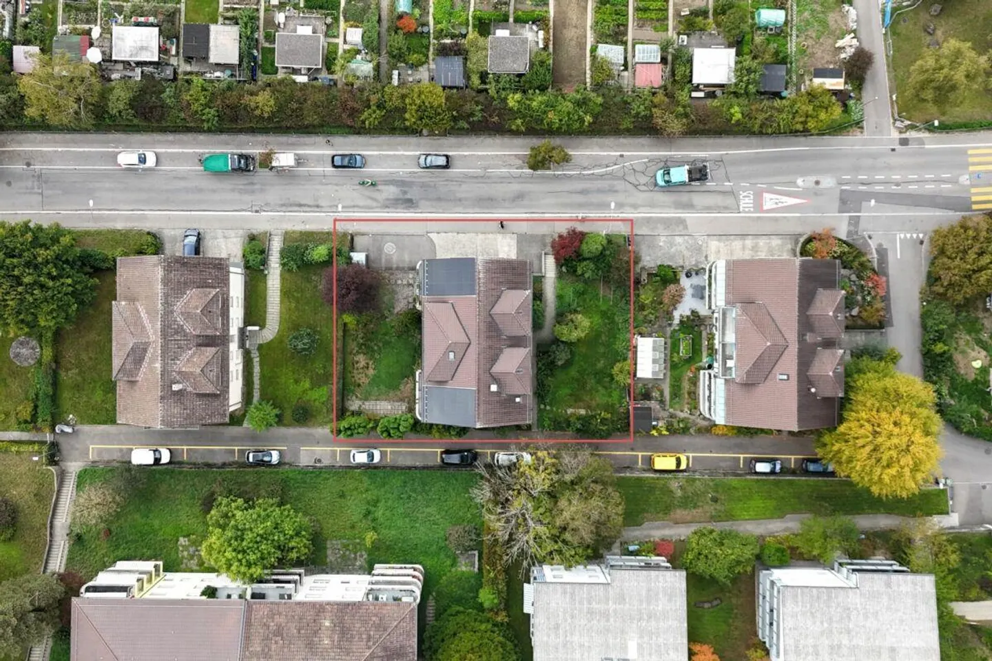 Mehrfamilienhaus mit 8 Wohnungen und 7 Garagen - Foto 4 di 6
