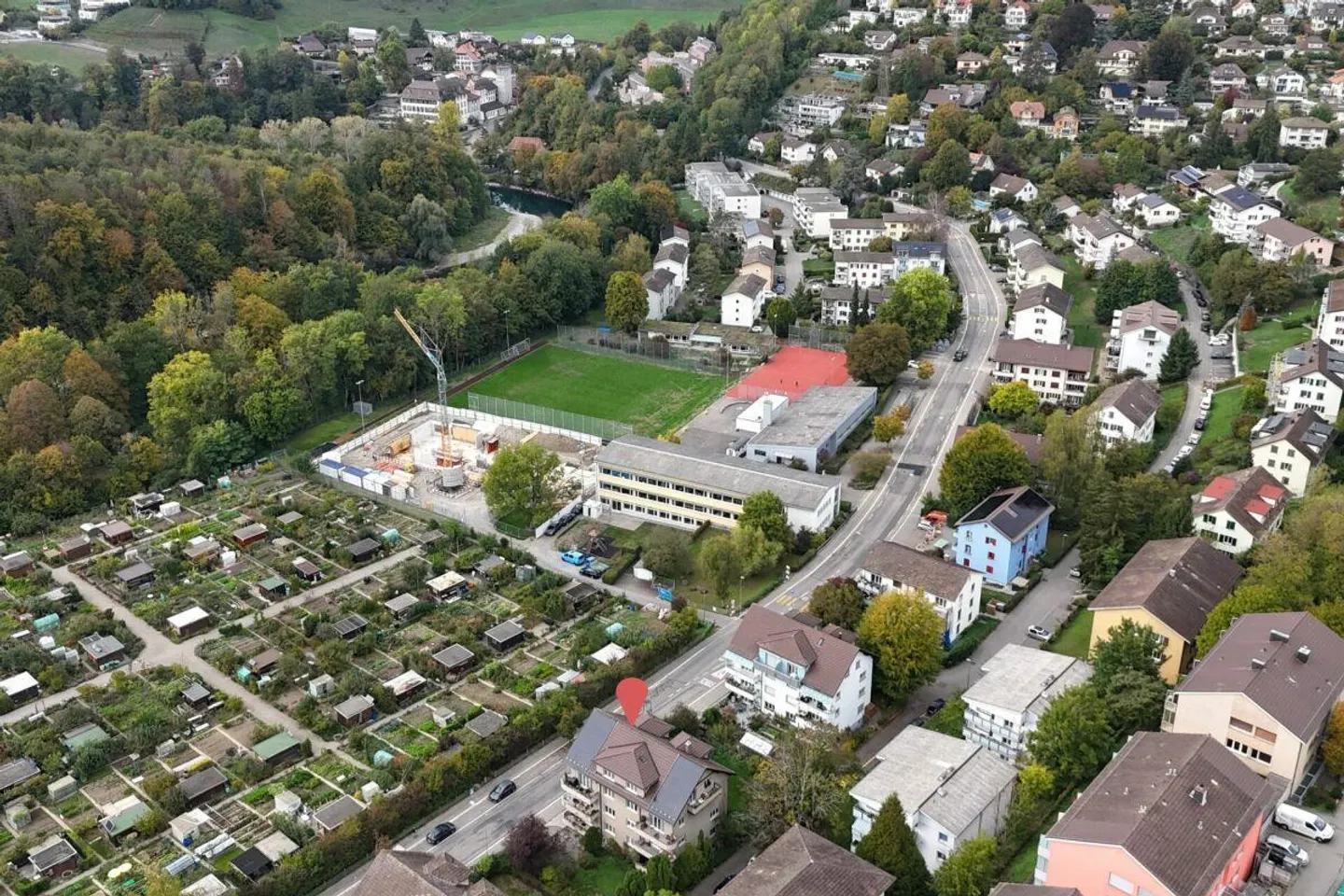 Mehrfamilienhaus mit 8 Wohnungen und 7 Garagen - Foto 5 di 6