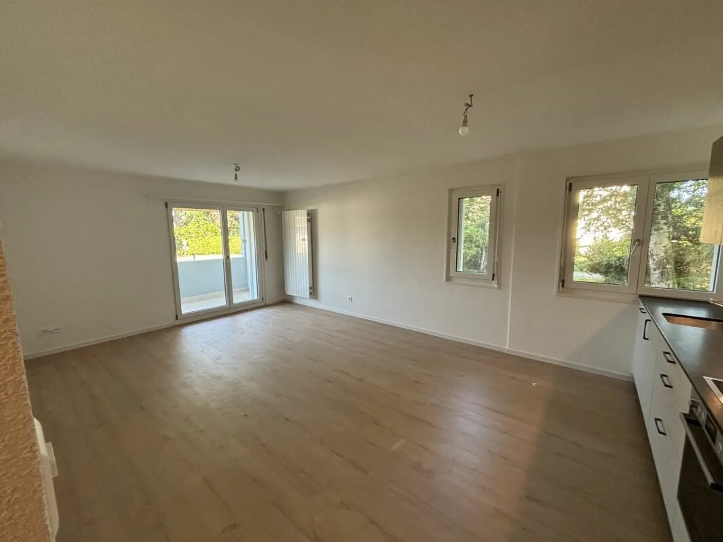 Appartamento ristrutturato di 3 stanze con balcone! - Foto 2 di 9