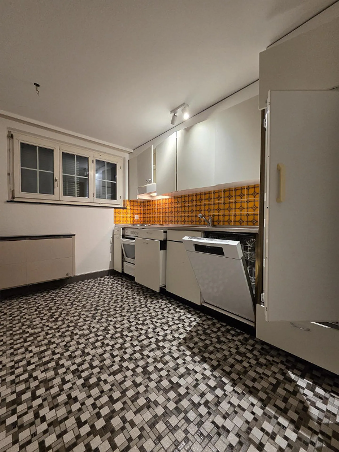 Hausteil (4.5 Zi 103m²+Estrich+Sitzplatz+Rasenplatz+Doppelgarage+PP) - Foto 6 von 8