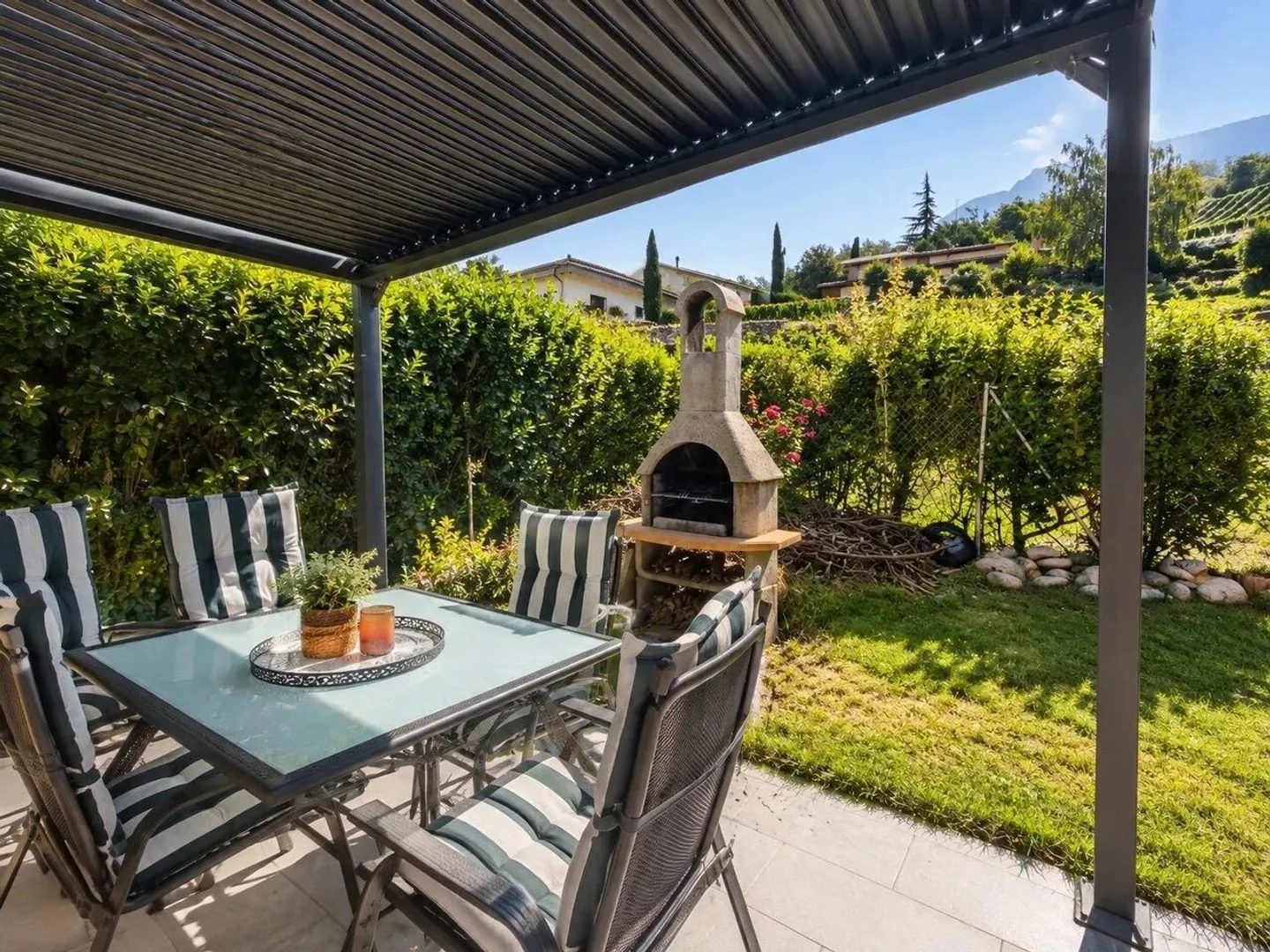 Villa spacieuse avec grand jardin - Photo 3 sur 13
