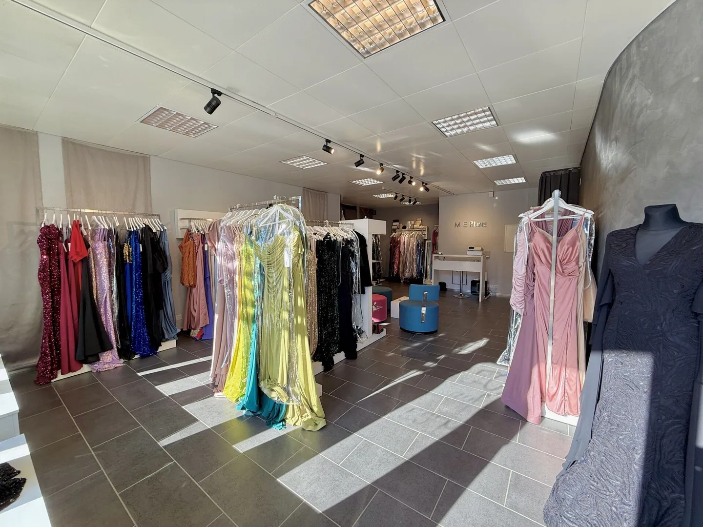 Spazio commerciale in posizione privilegiata a Derendingen - Foto 2 di 5