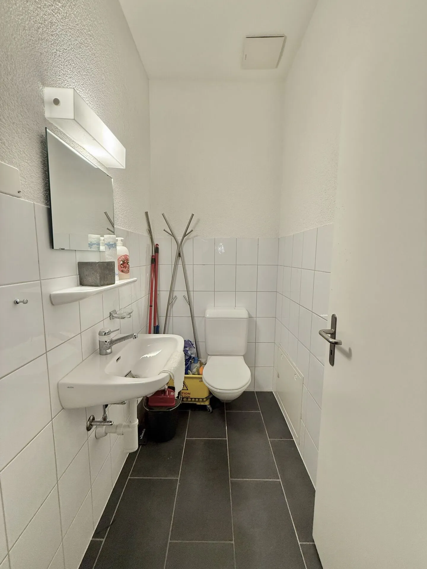 Spazio commerciale in posizione privilegiata a Derendingen - Foto 4 di 5