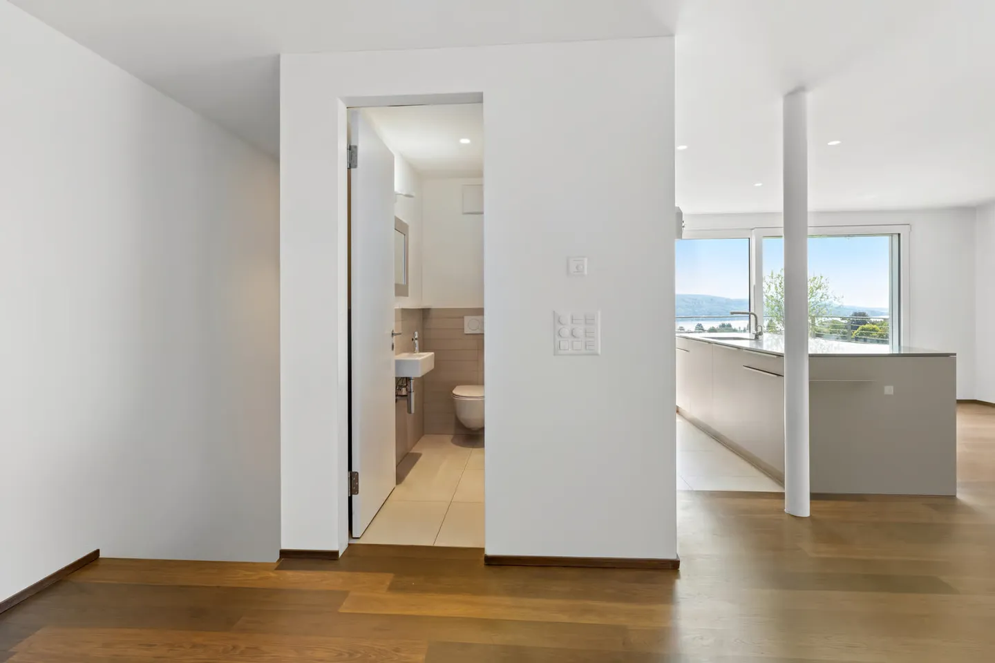 4.5-Room Maisonette Terrace Apartment with Dream View - Photo 3 of 10