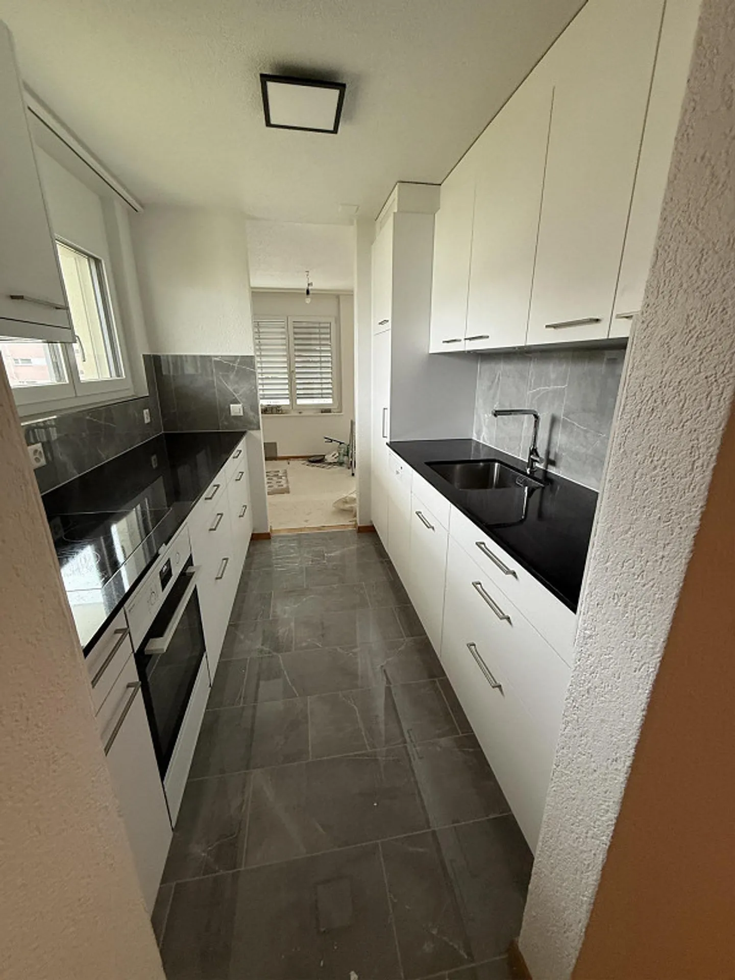 Appartamento 4,5 stanze recentemente ristrutturato con nuova cucina e nuovi bagni - Foto 5 di 20
