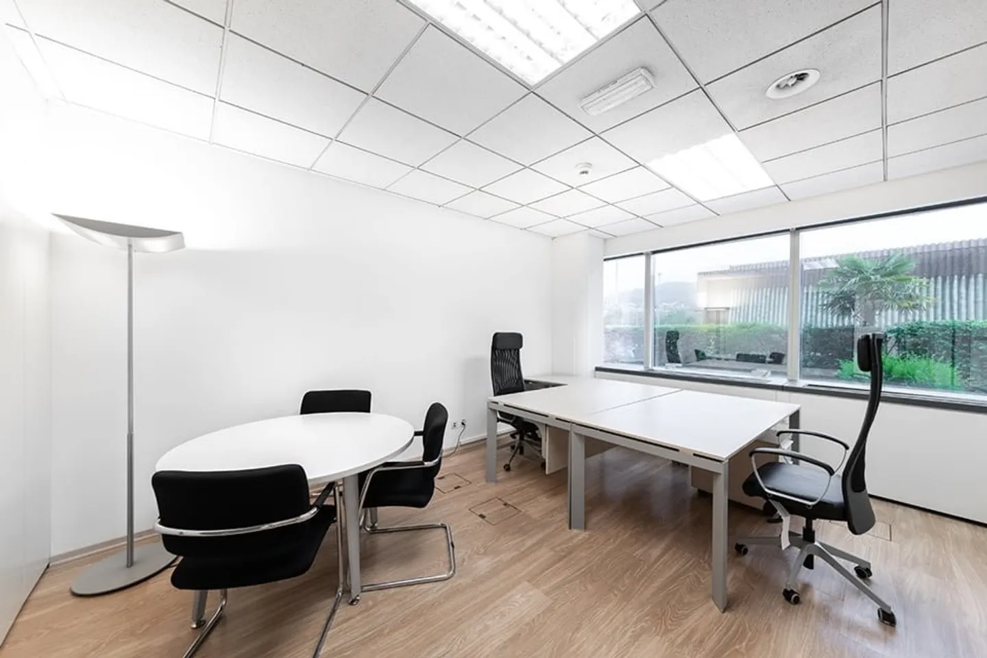 LUGANO NORTH - OFFICE RENTALS FURNISHED FROM 17 TO 60 SQM IN A STRATEGIC AREA - Photo 3 of 17