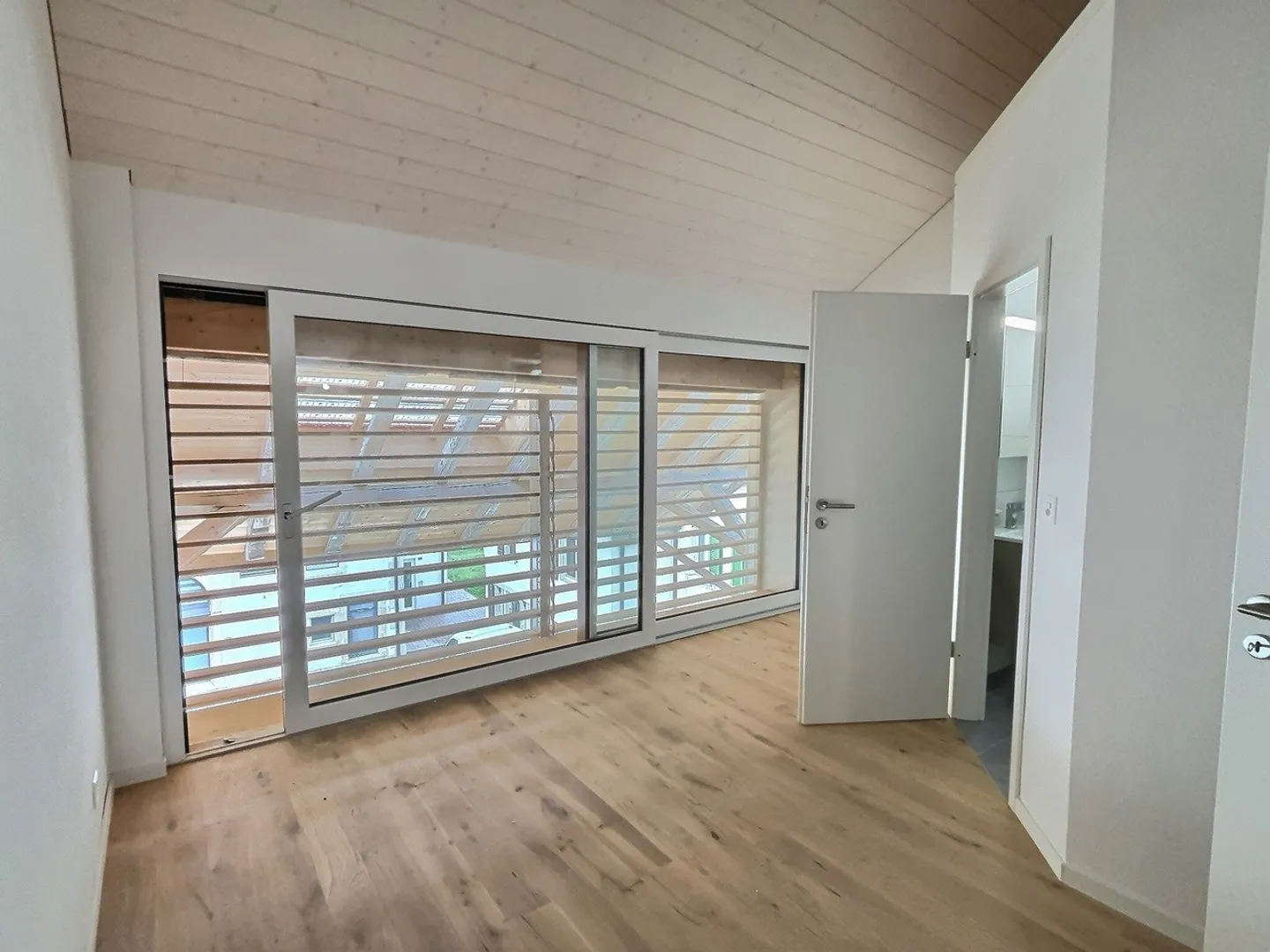 Wunderschöne 4,5-Zimmer-Duplexwohnung mit Mezzanin - Foto 3 von 13