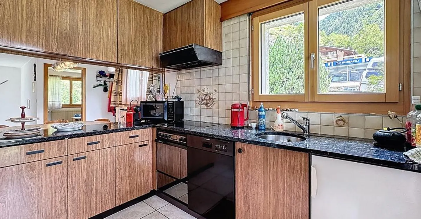 6-room house - Photo 2 of 12