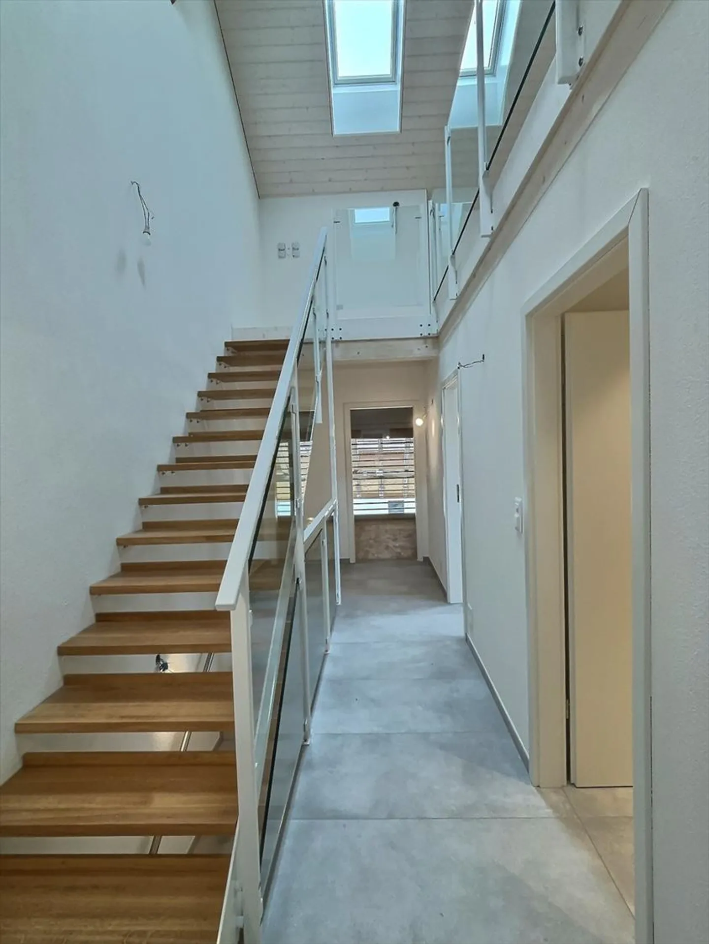 Wunderschöne 4,5-Zimmer-Duplexwohnung mit Mezzanin - Foto 6 von 13