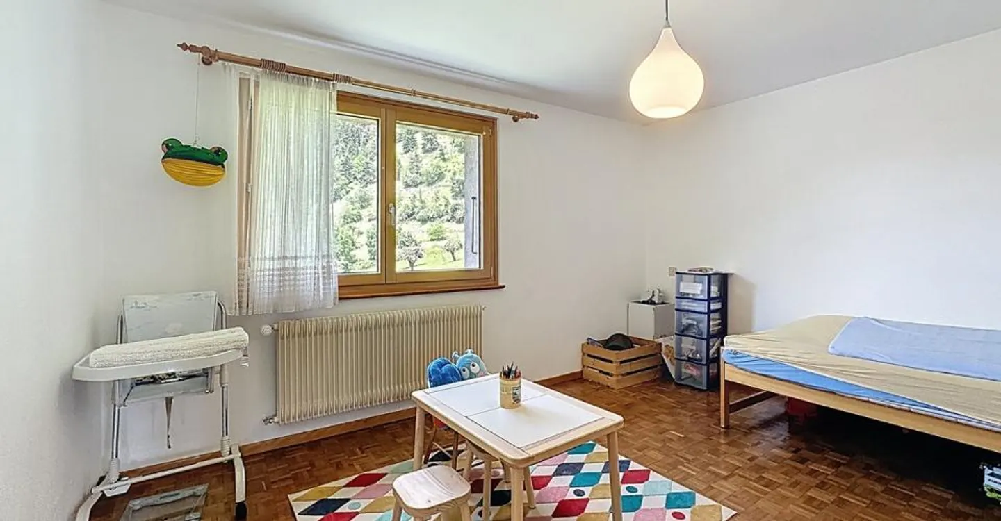6-room house - Photo 8 of 12