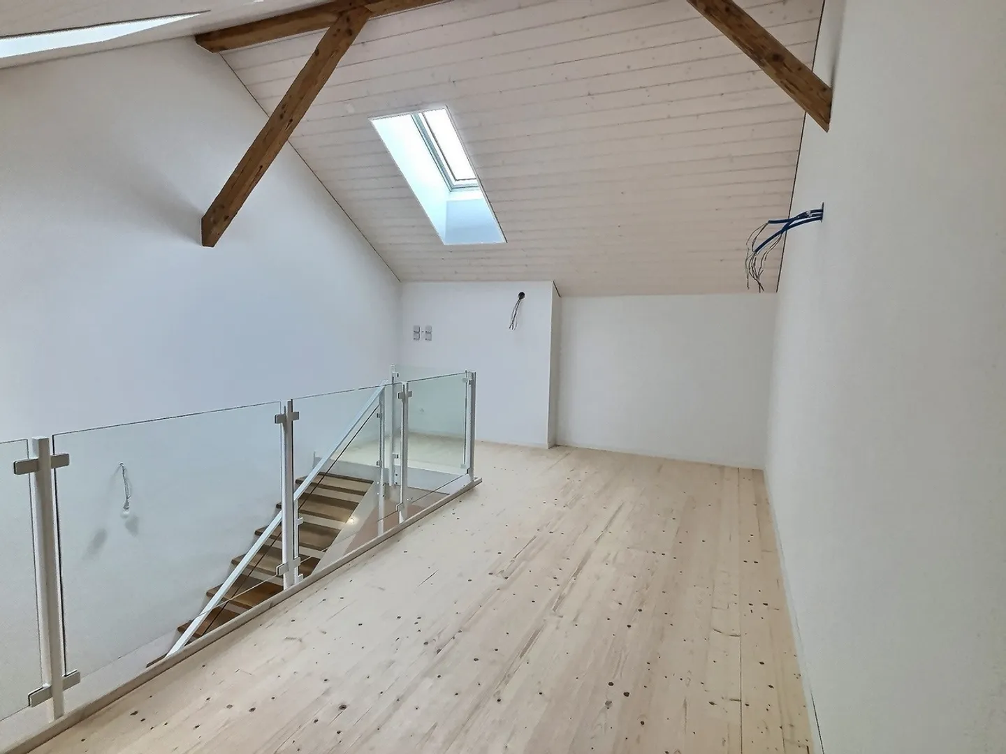 Wunderschöne 4,5-Zimmer-Duplexwohnung mit Mezzanin - Foto 7 von 13