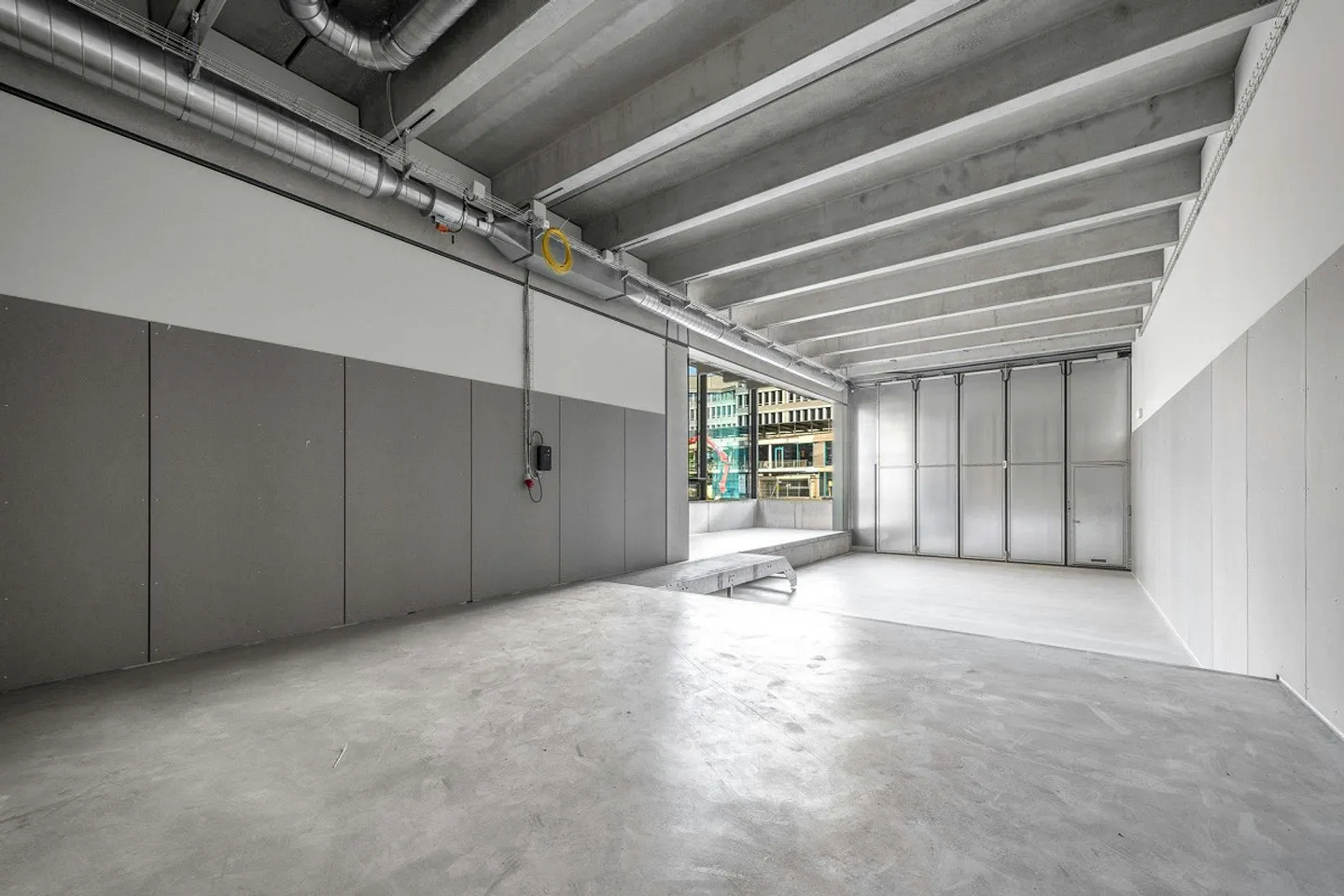 Travailler avec vision : Espaces de bureau/commerciaux à partir de 134m² dans le Zwhatt-Pen... - Photo 9 sur 12
