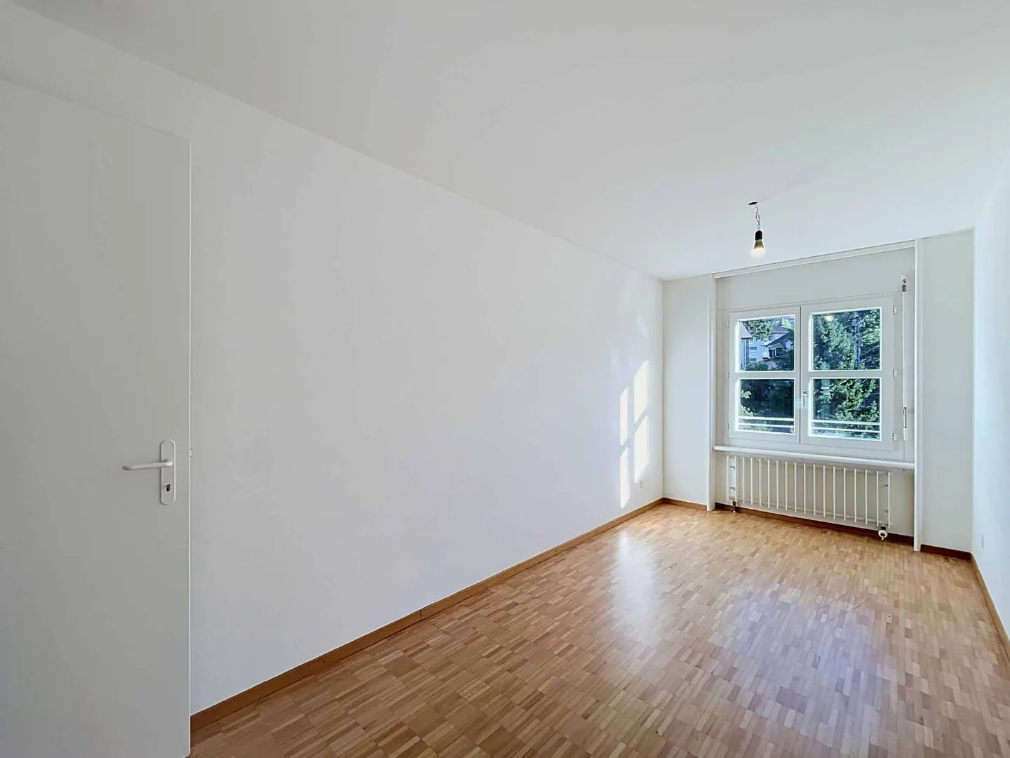 Duplex rénové avec terrasse - Photo 4 sur 11