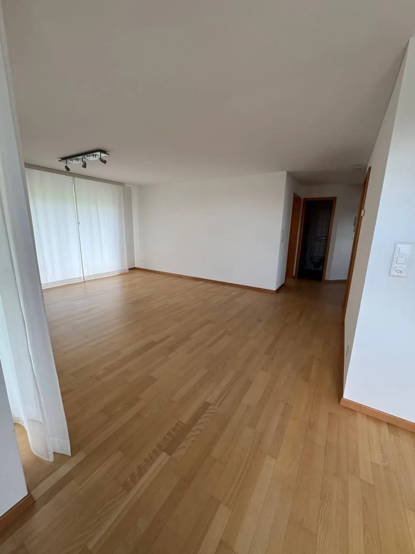 Charmante appartement de jardin 3,5 pièces avec grand patio - Photo 1 sur 11