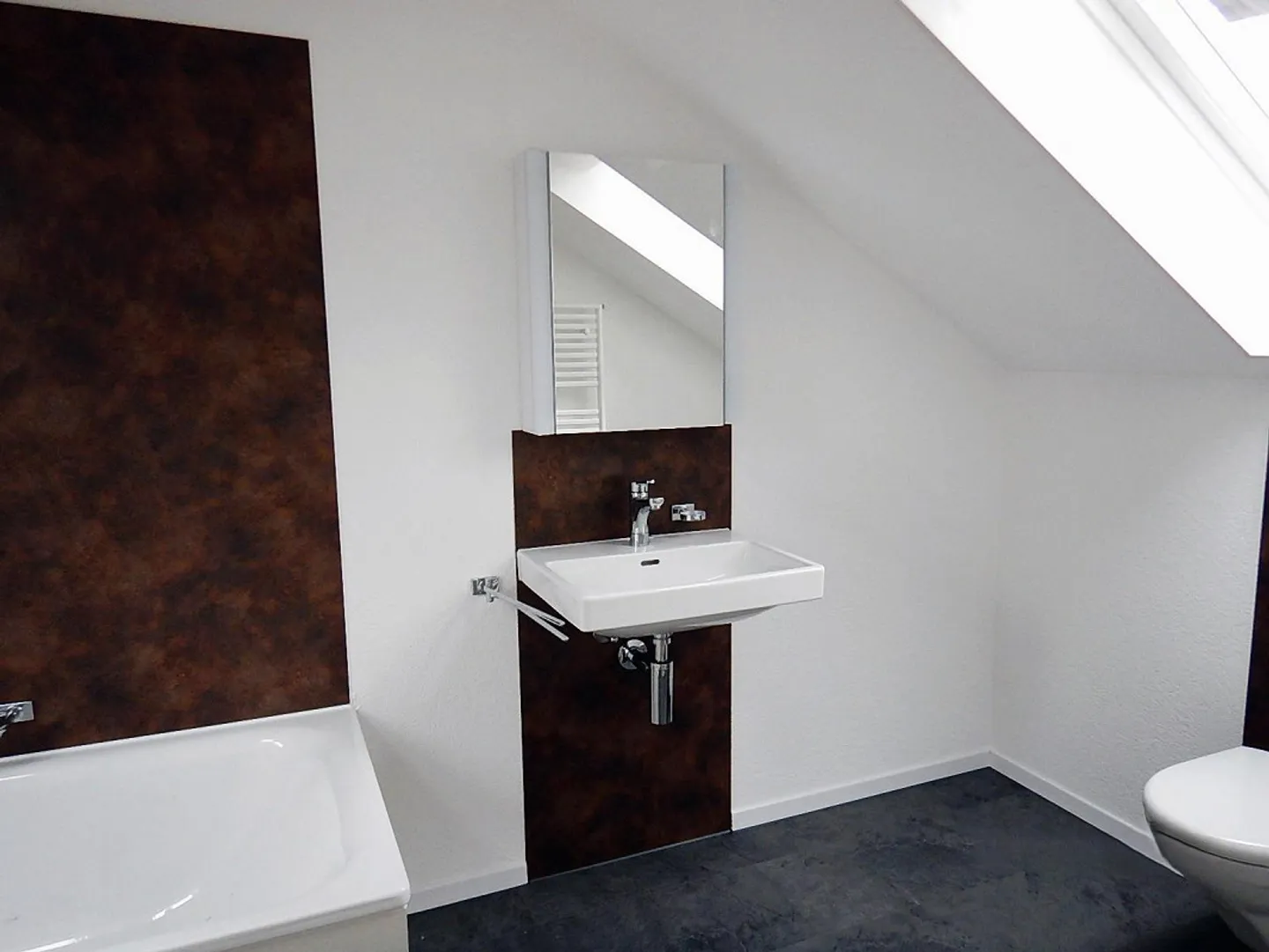 Charming two-storey apartment - close to the center yet peaceful - Photo 9 of 12