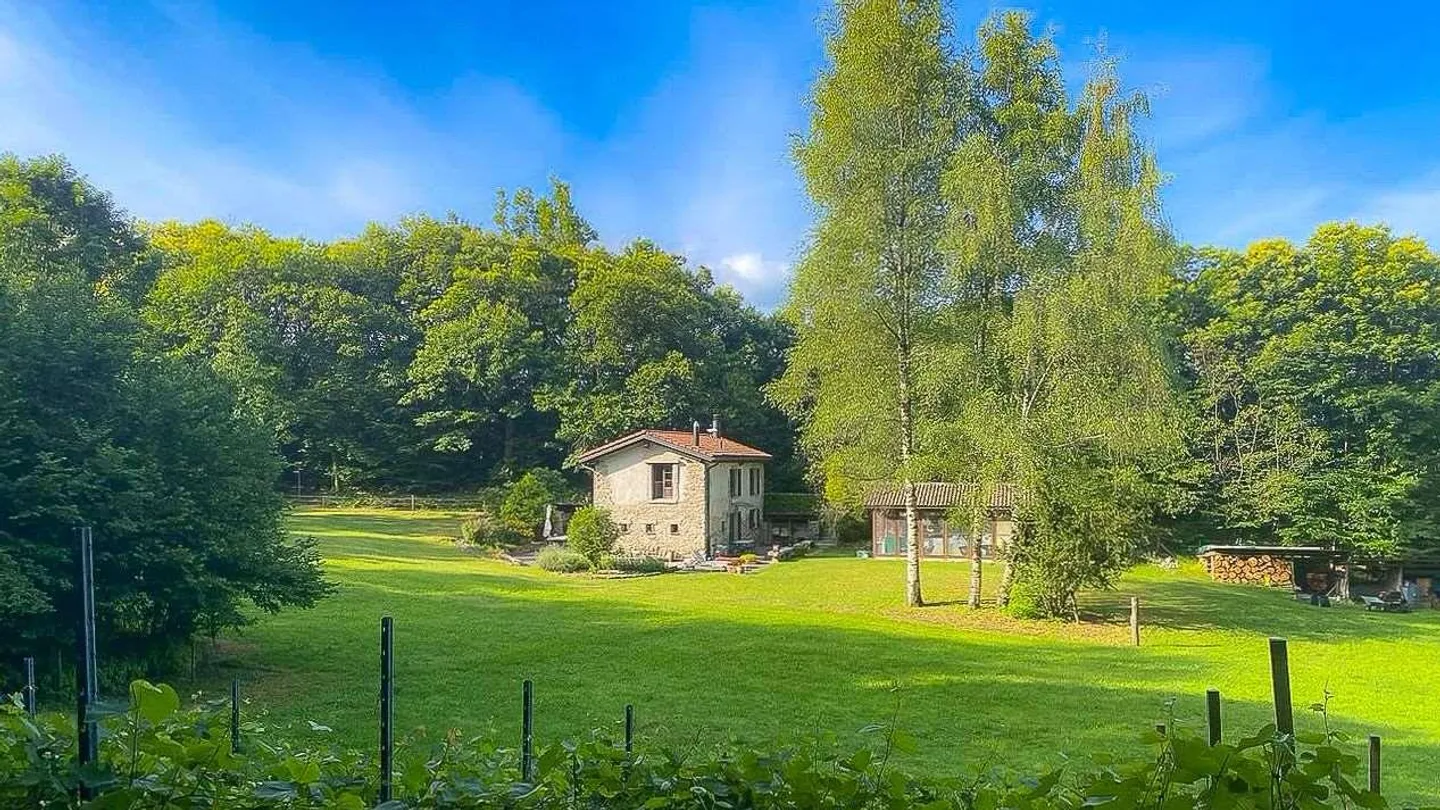 Bellissimo annesso rustico con grande proprietà - Foto 2 di 4