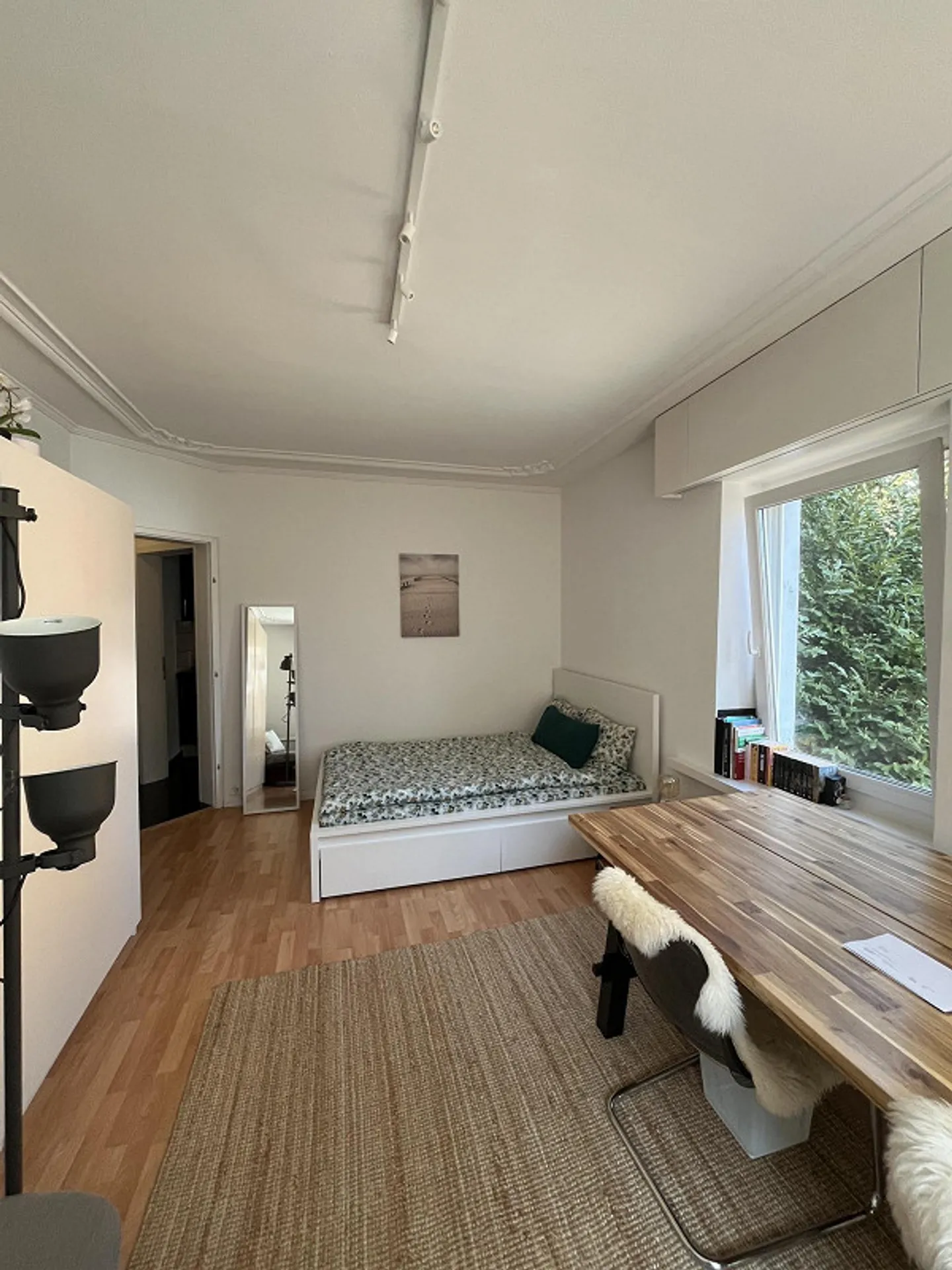 Idéalement situé : rapidement en ville, au calme à la maison. - Photo 8 sur 8