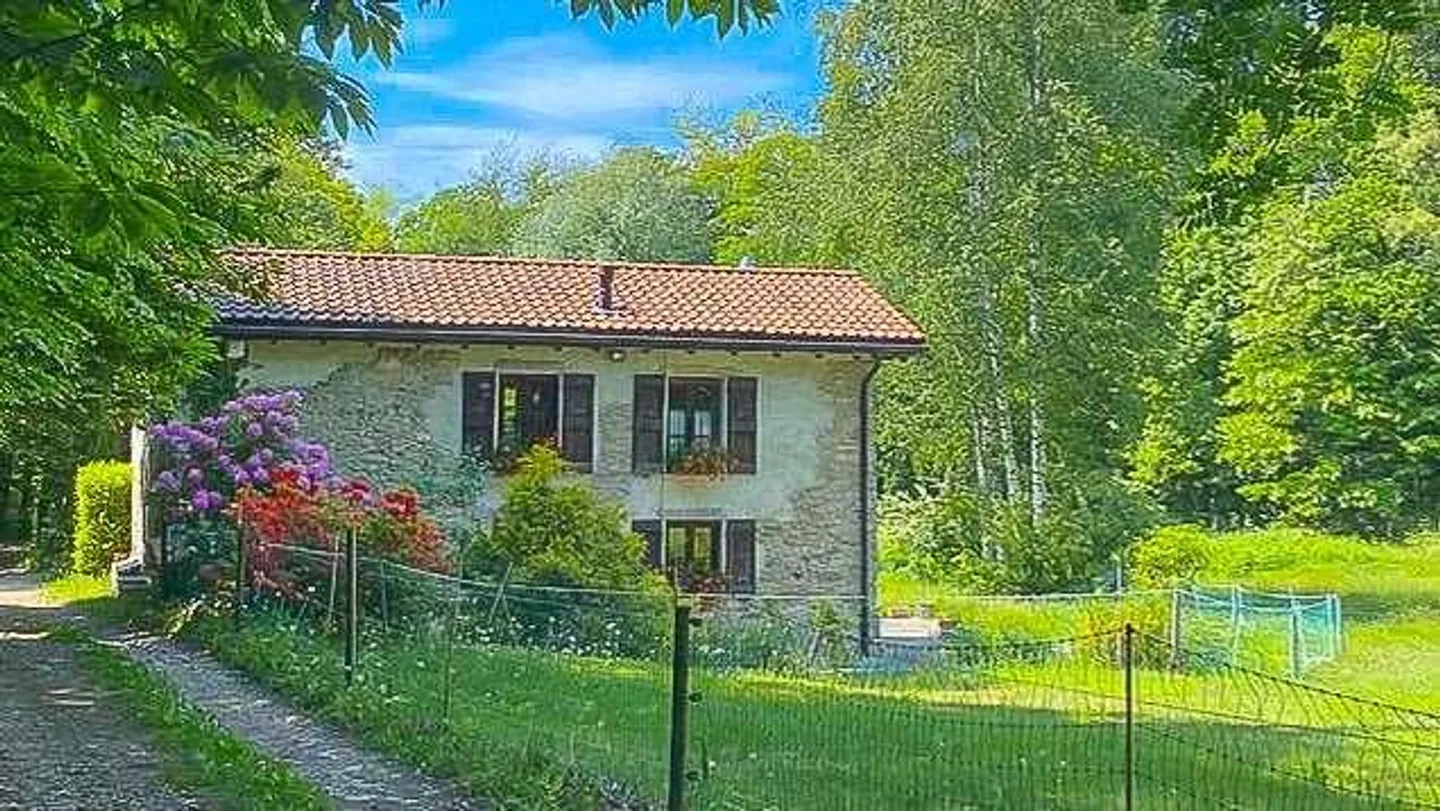 Bellissimo annesso rustico con grande proprietà - Foto 3 di 4