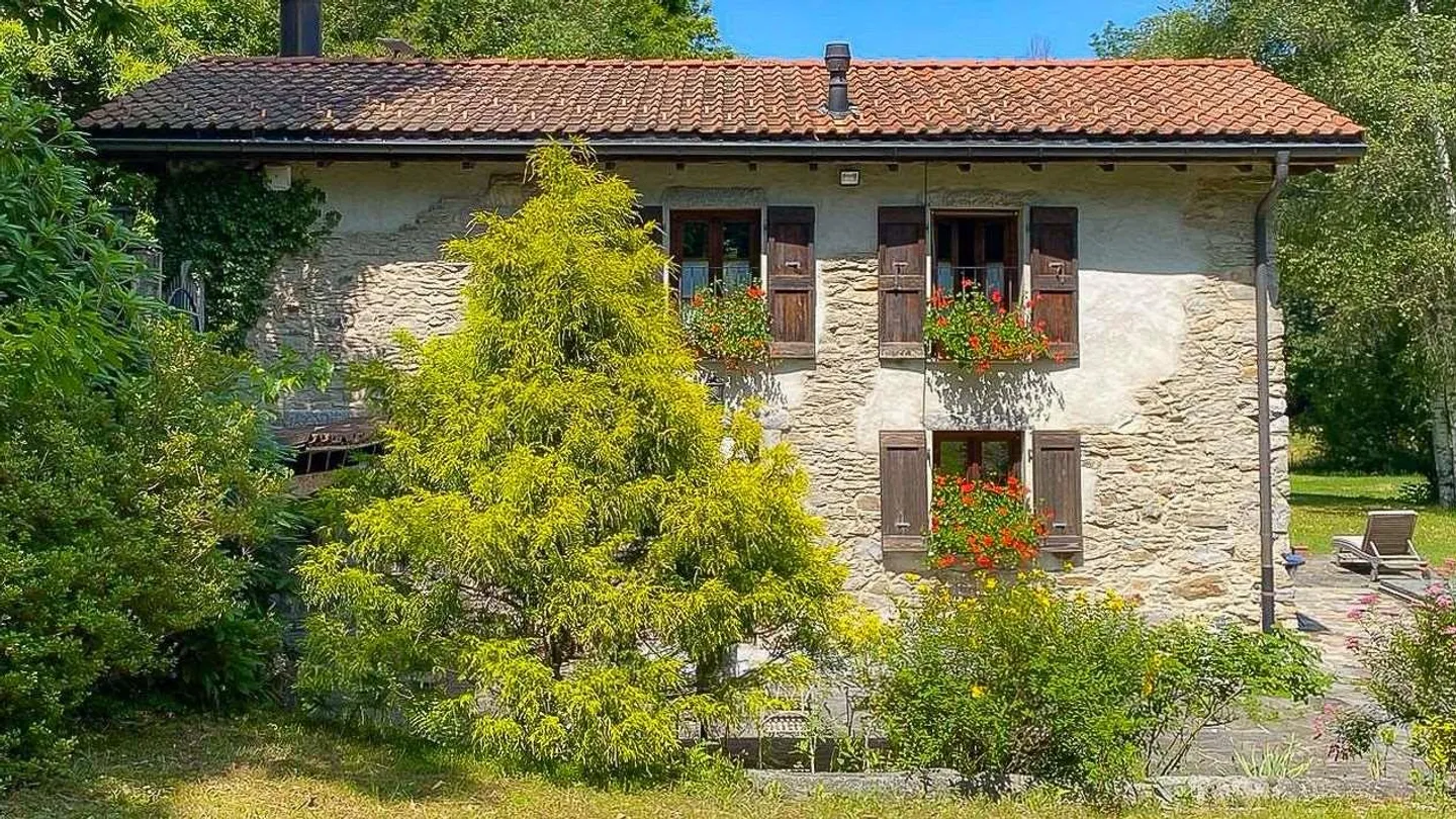 Bellissimo annesso rustico con grande proprietà - Foto 1 di 4