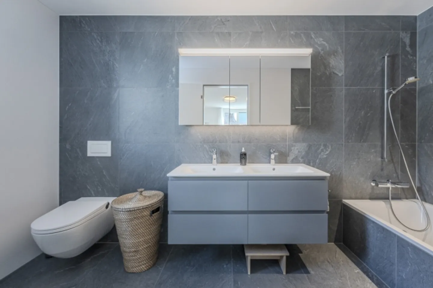 Modernes Apartment mit sonnigem Balkon - Foto 5 von 6