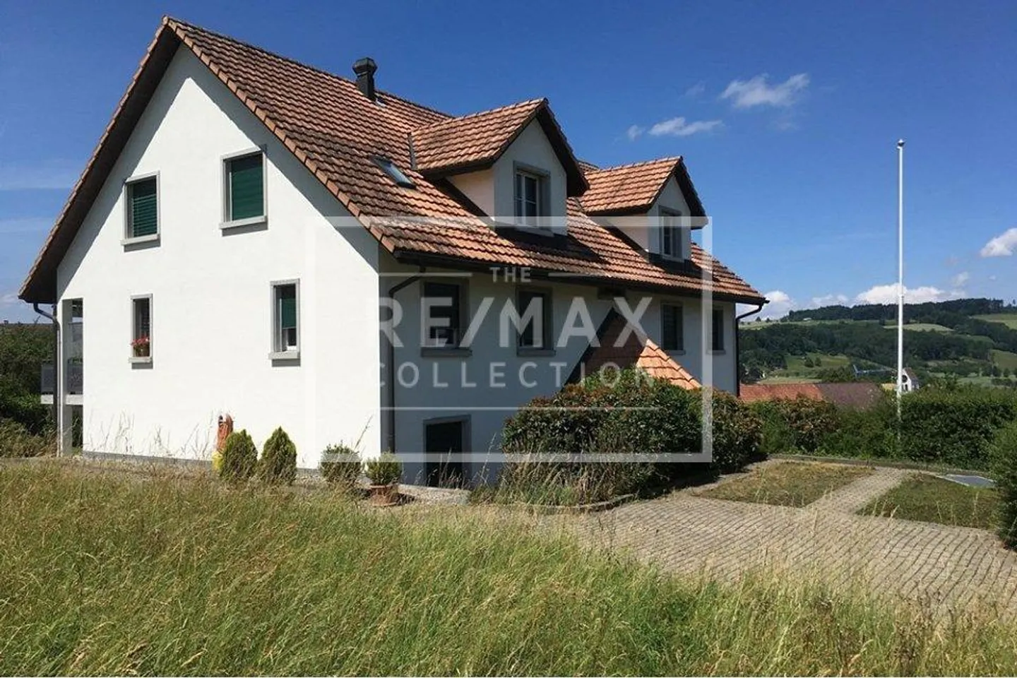 Sunny Attic Apartment in Bonstetten with Dream View, near Zurich - Photo 4 of 5