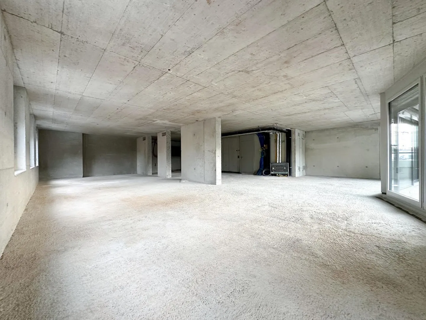 Sull'Esplanade: Spazio ufficio con balcone e vista - Foto 2 di 10