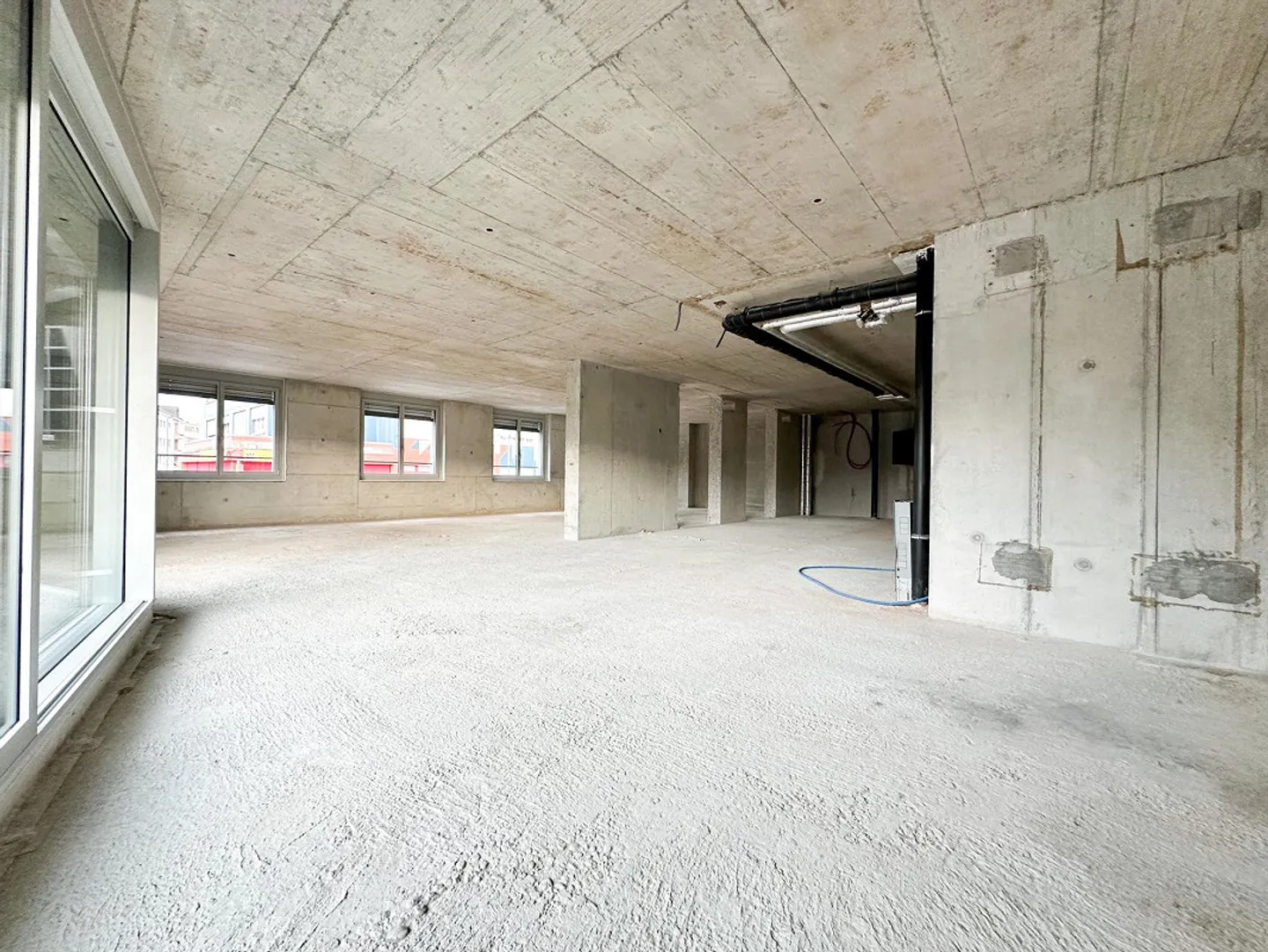 Sull'Esplanade: Spazio ufficio con balcone e vista - Foto 4 di 10