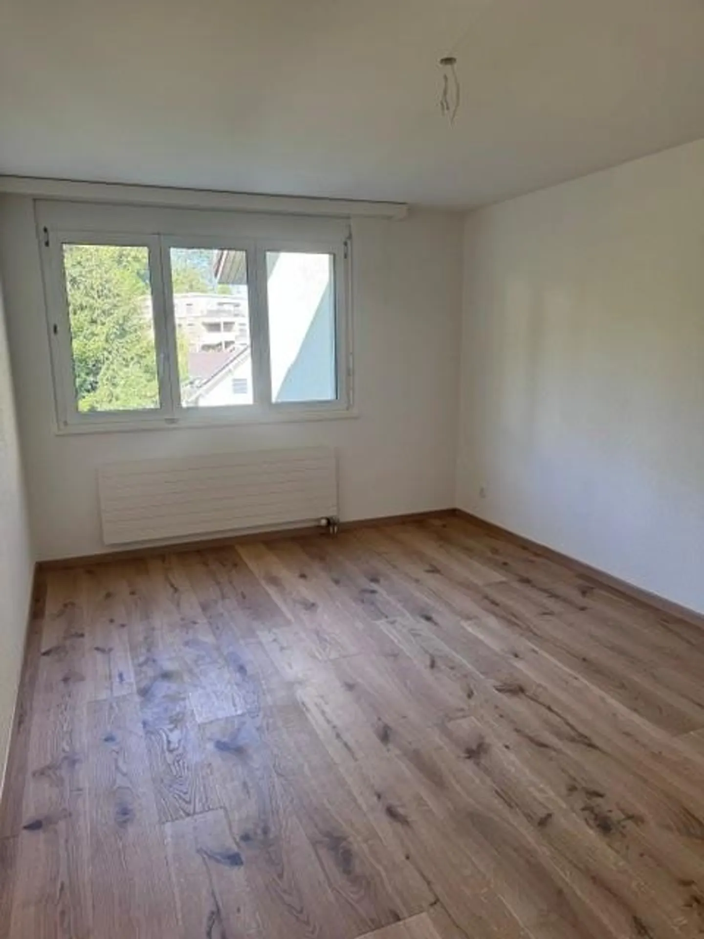 Modernes 3.5-Zimmer-Apartment - Foto 3 von 8