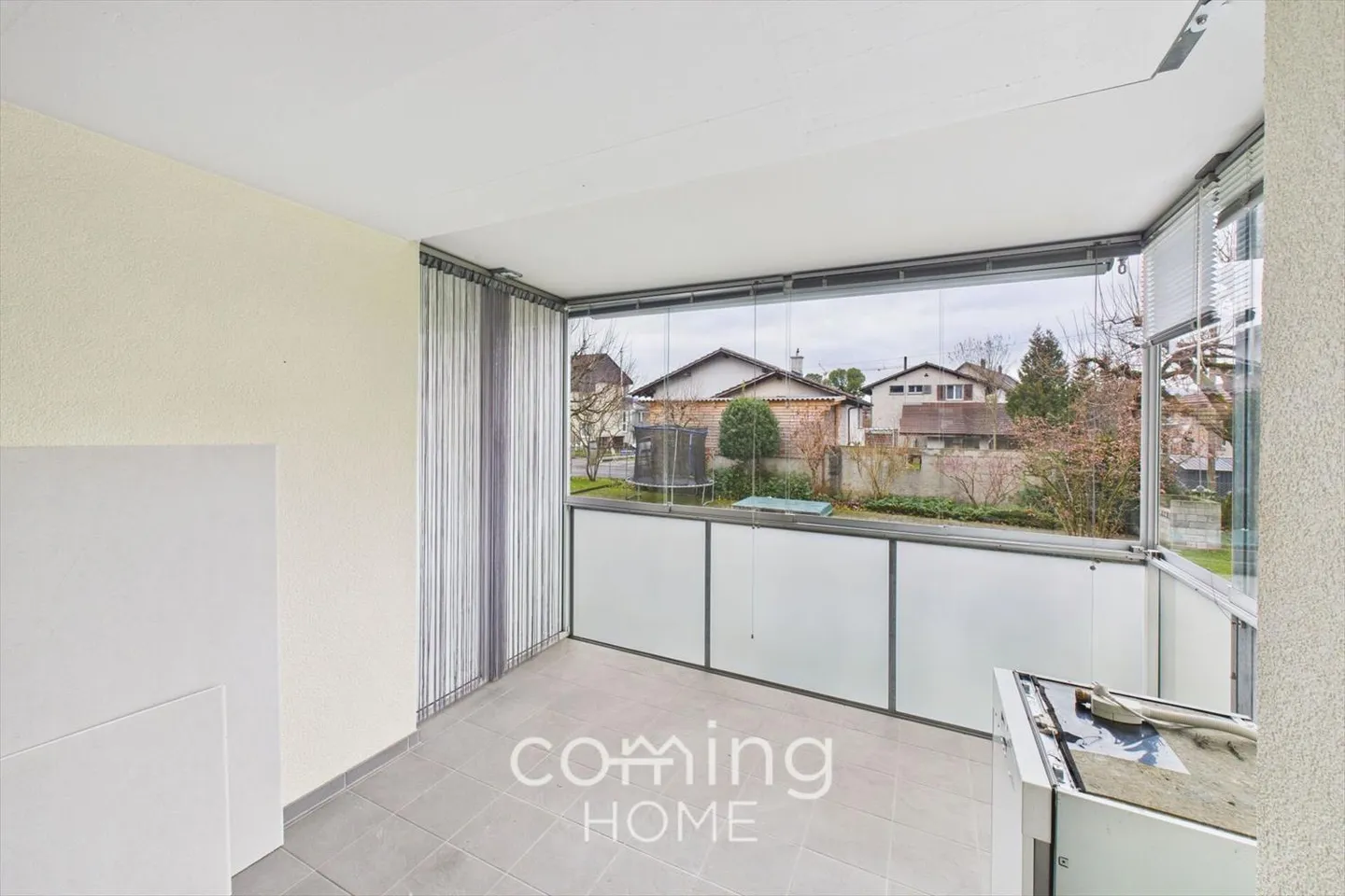 Appartamento tranquillo e nuovo di 4,5 stanze con veranda a Heimberg - Foto 4 di 13