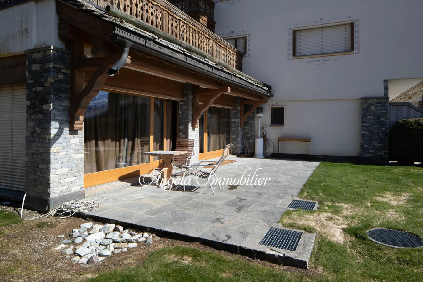 Appartement de Luxe avec Jardin - Photo 2 sur 17