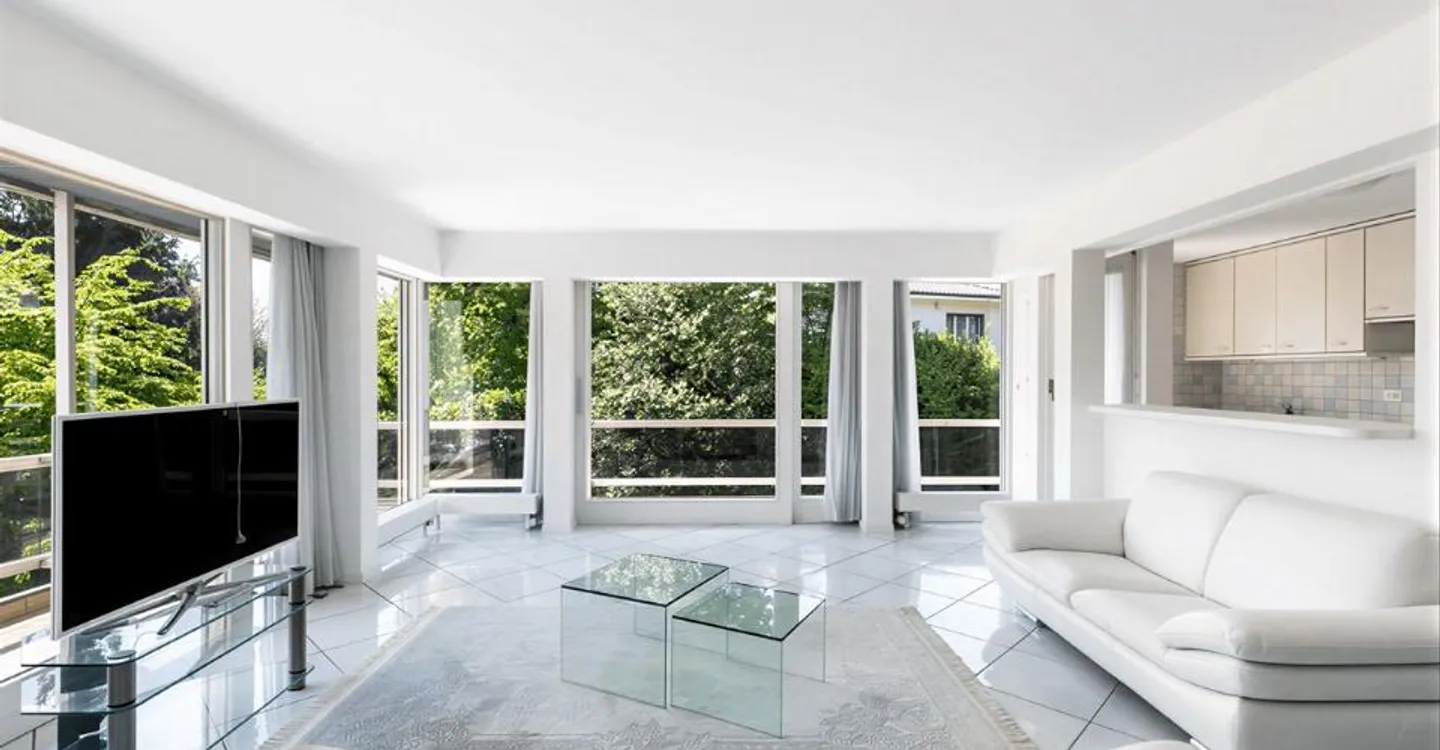 Appartement spacieux dans quartier recherché - Photo 1 sur 9
