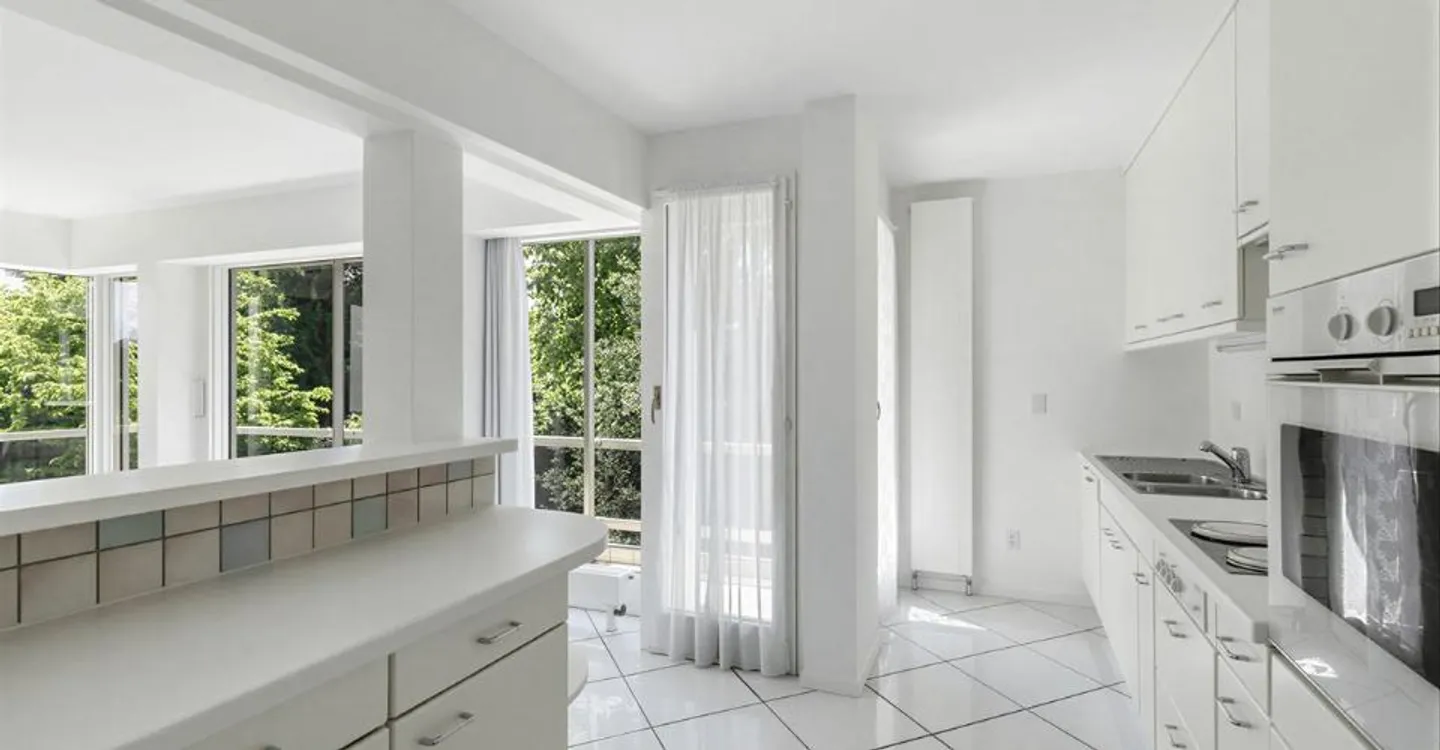 Appartement spacieux dans quartier recherché - Photo 2 sur 9
