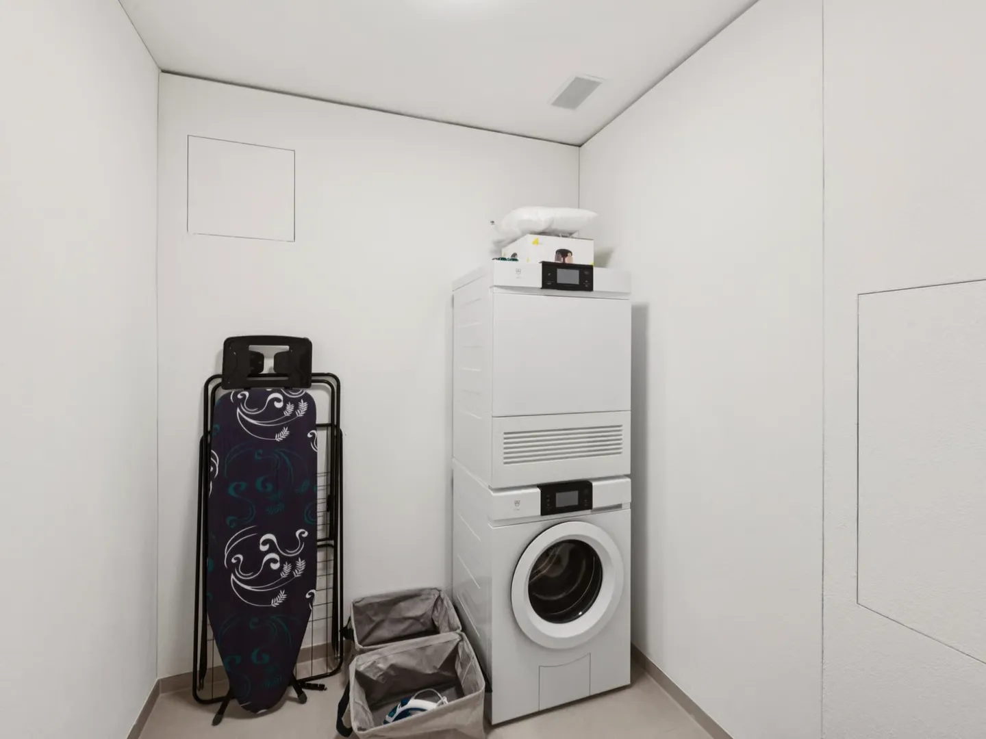 Furnished Apartments with Madrid Flair directly in the largest shopping center in Switzerland! - Photo 7 of 9