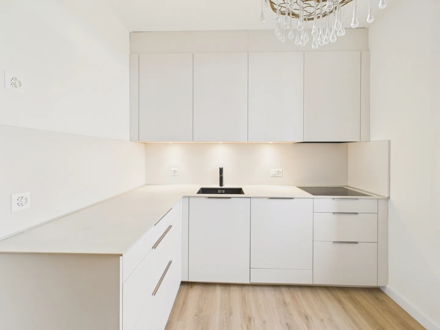 Exklusives Einfamilienhaus mit Seeblick in Chez-le-Bart, Kanton NE - Foto 2 von 12