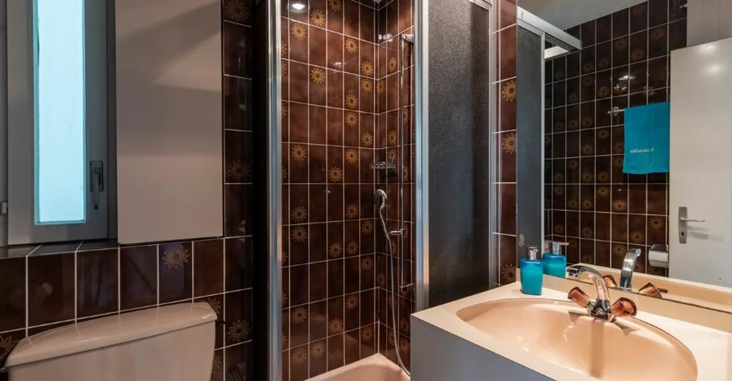 Appartement spacieux dans quartier recherché - Photo 5 sur 9