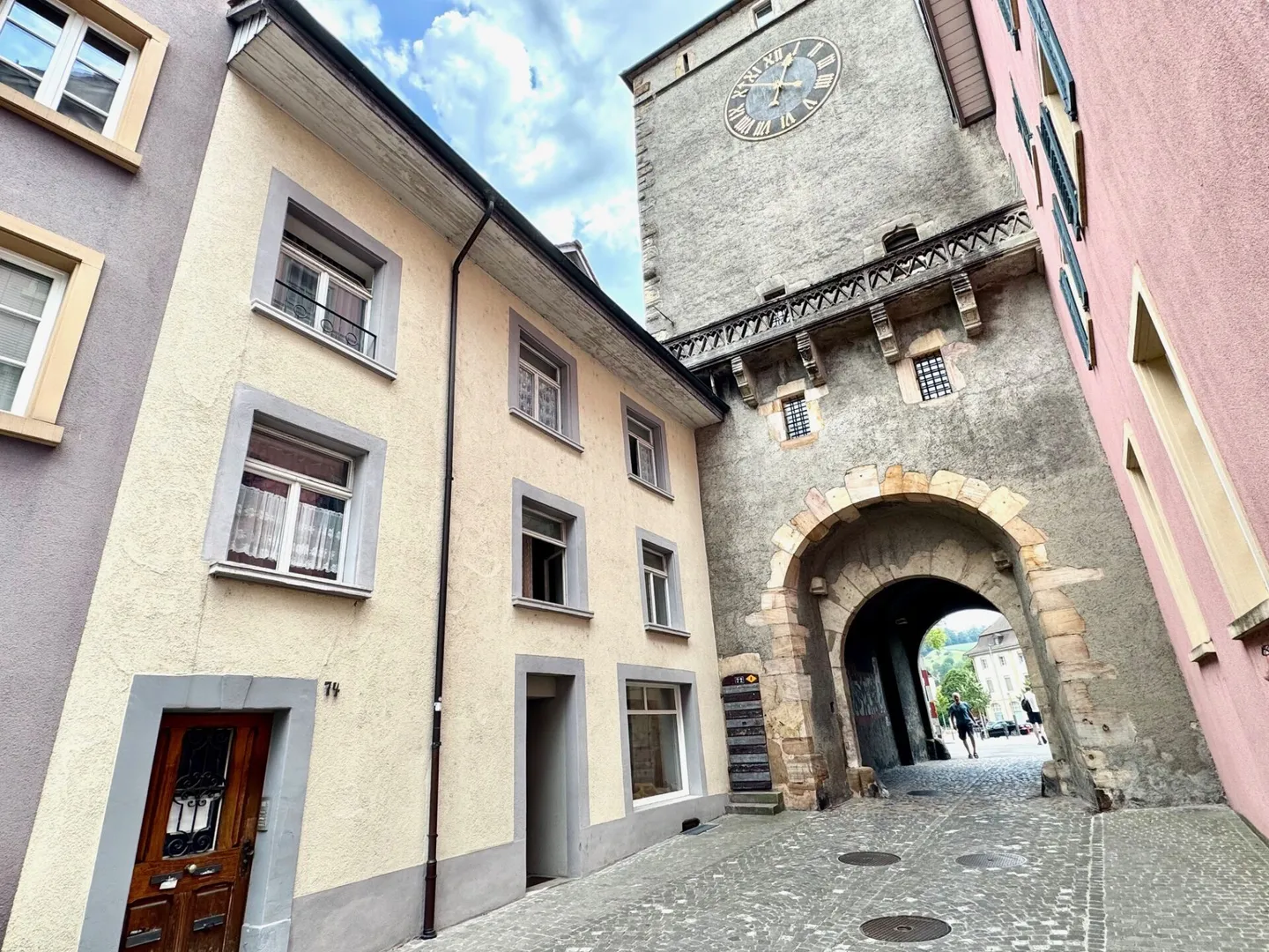 Hôtel et dépendances à vendre - Photo 2 sur 33