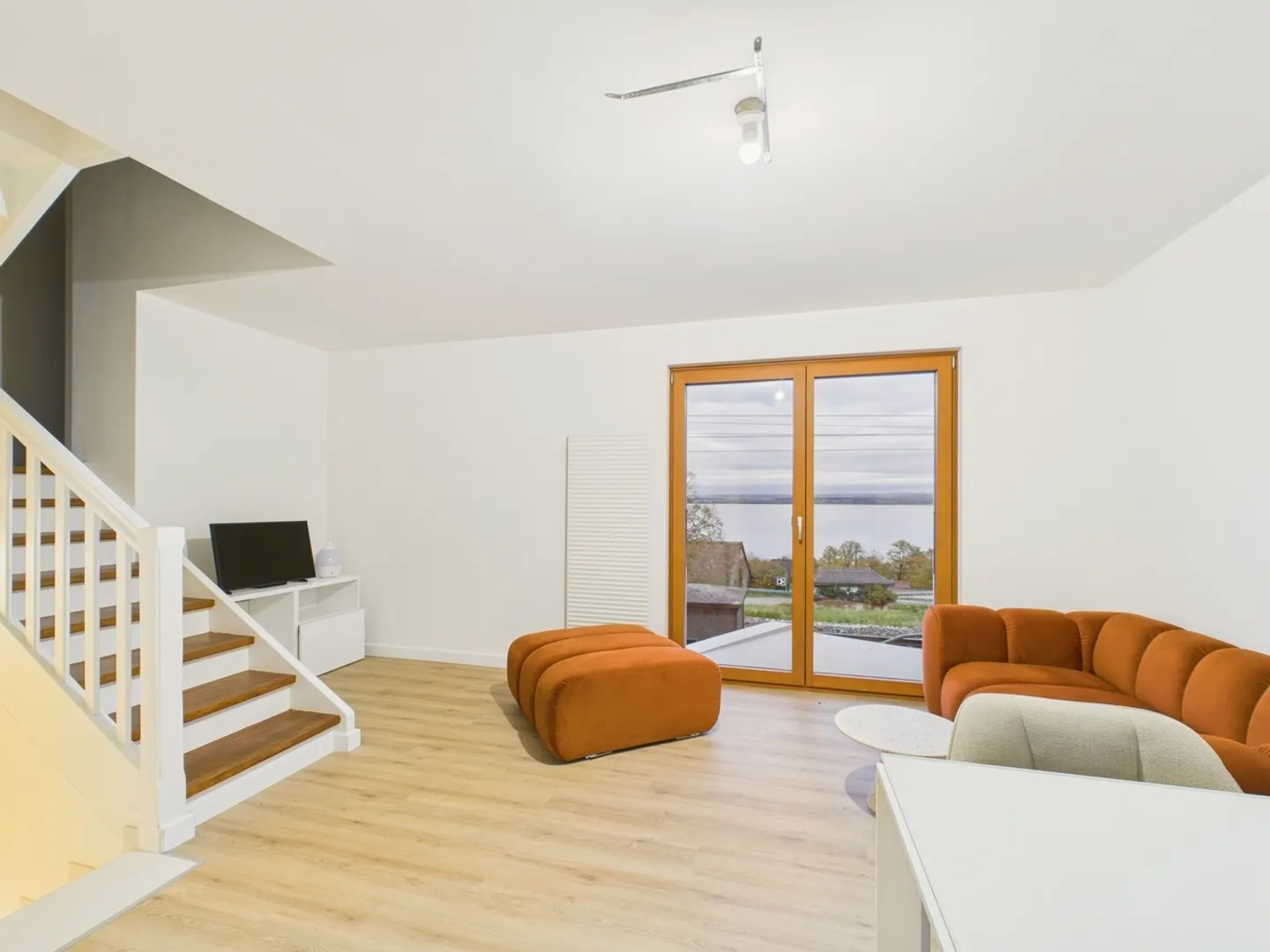 Exklusives Einfamilienhaus mit Seeblick in Chez-le-Bart, Kanton NE - Foto 5 von 12