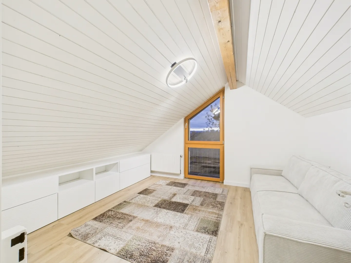 Exklusives Einfamilienhaus mit Seeblick in Chez-le-Bart, Kanton NE - Foto 8 von 12