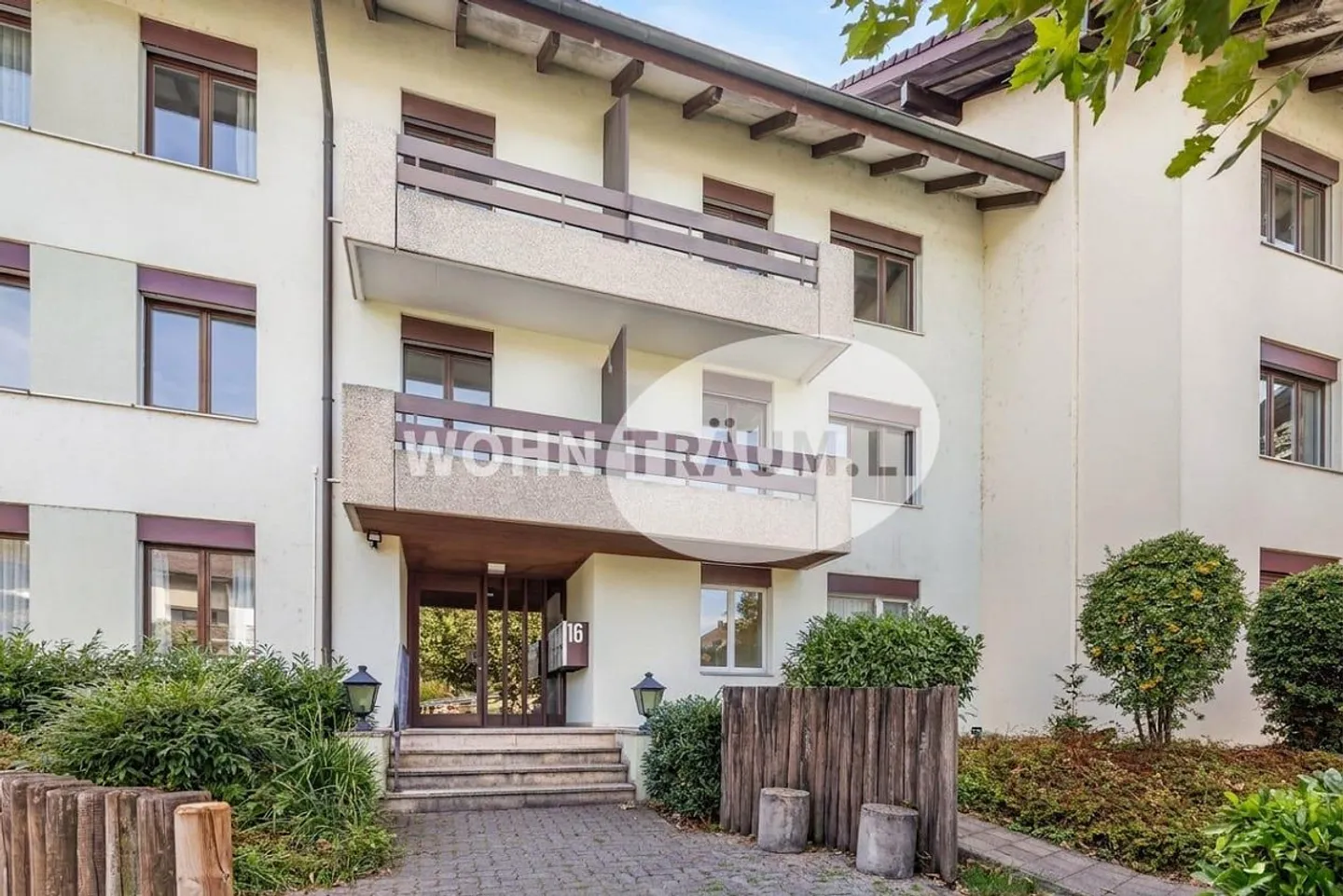 Helle 3½-Zimmer Wohnung mit Balkonen - Foto 1 von 13
