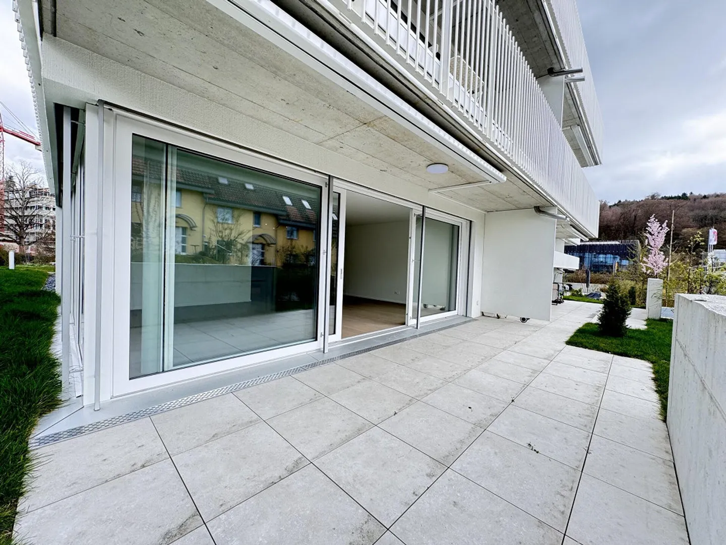 Appartamento nuovo di 4,5 stanze al piano terra - Foto 2 di 11