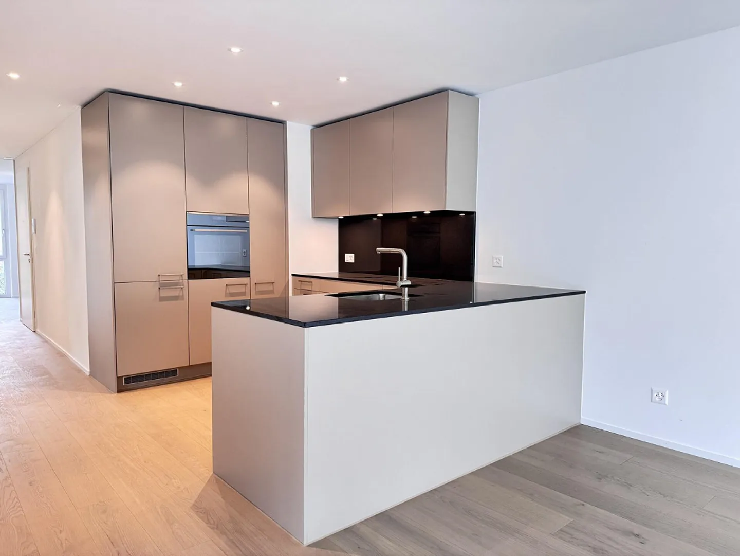 Appartamento nuovo di 4,5 stanze al piano terra - Foto 5 di 11