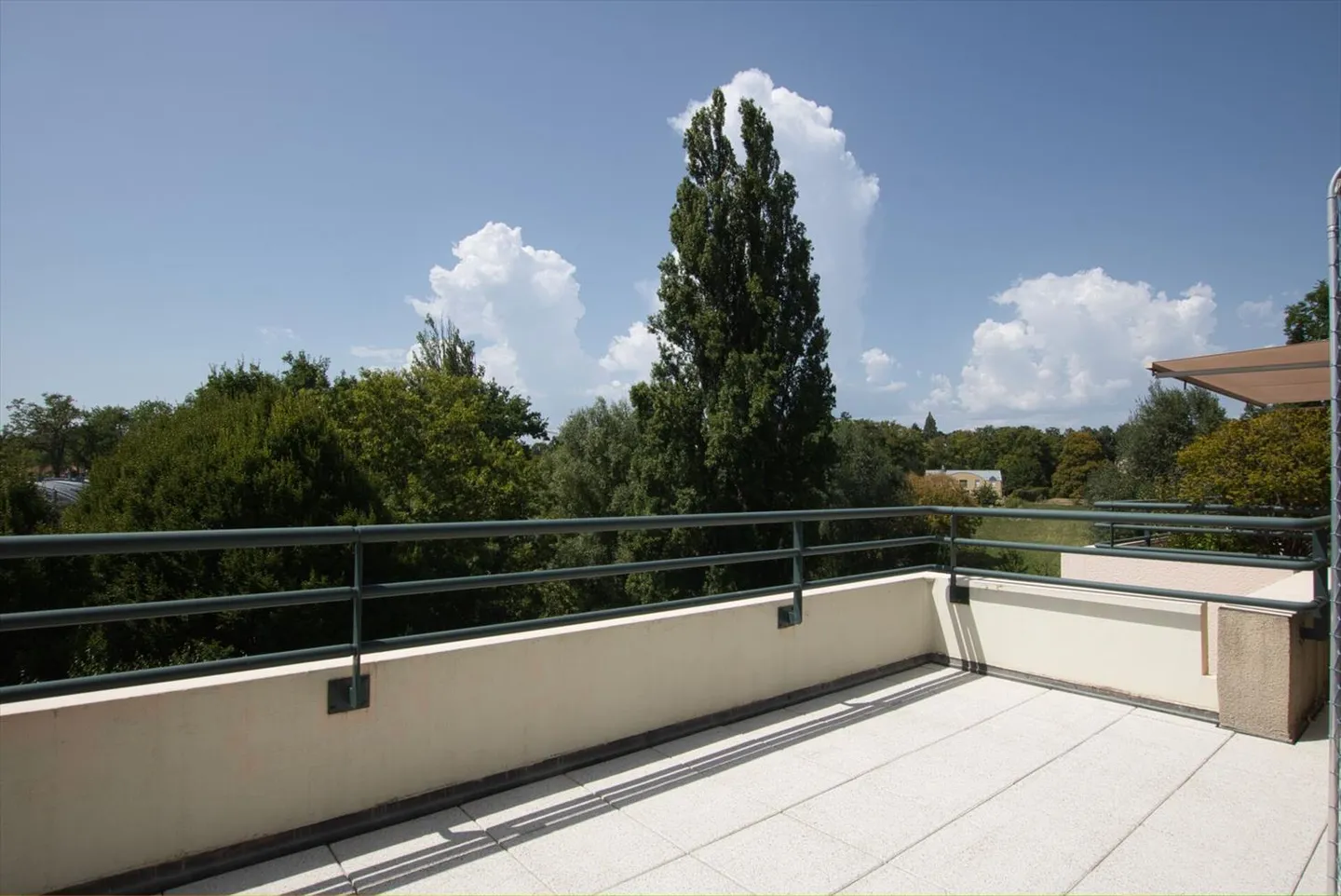 CASATAX: luminoso appartamento di 3 stanze con terrazze - Foto 10 di 11