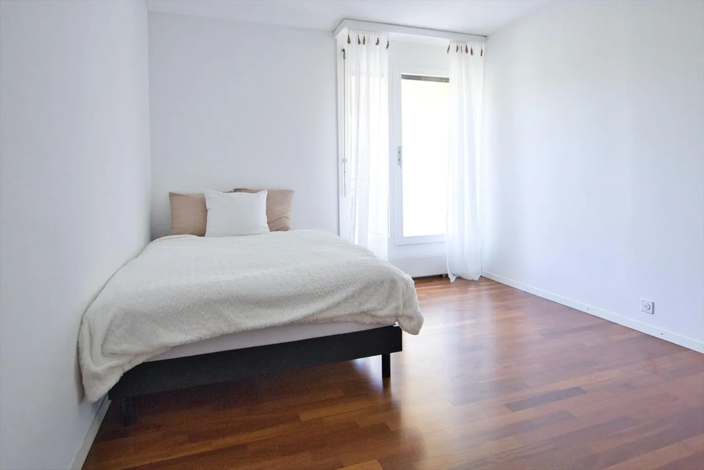 CASATAX: luminoso appartamento di 3 stanze con terrazze - Foto 8 di 11