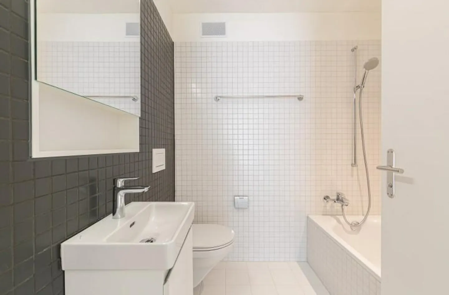 Wohnen im MATTEO -  Tolle 3.5 Zimmer-Wohnung - Photo 2 sur 7