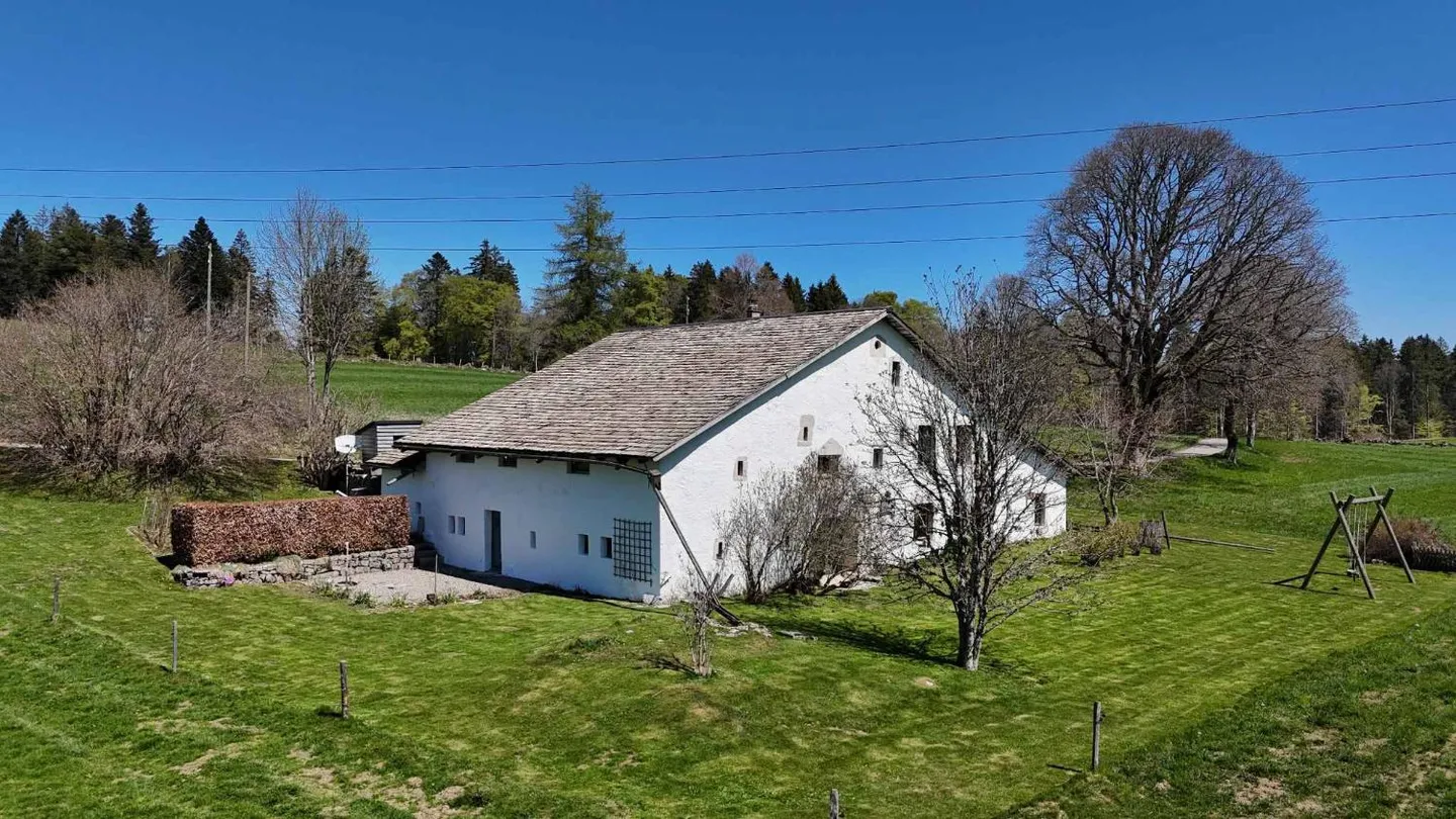 Ferme jurassienne restaurée du 17ème siècle - Photo 12 sur 13