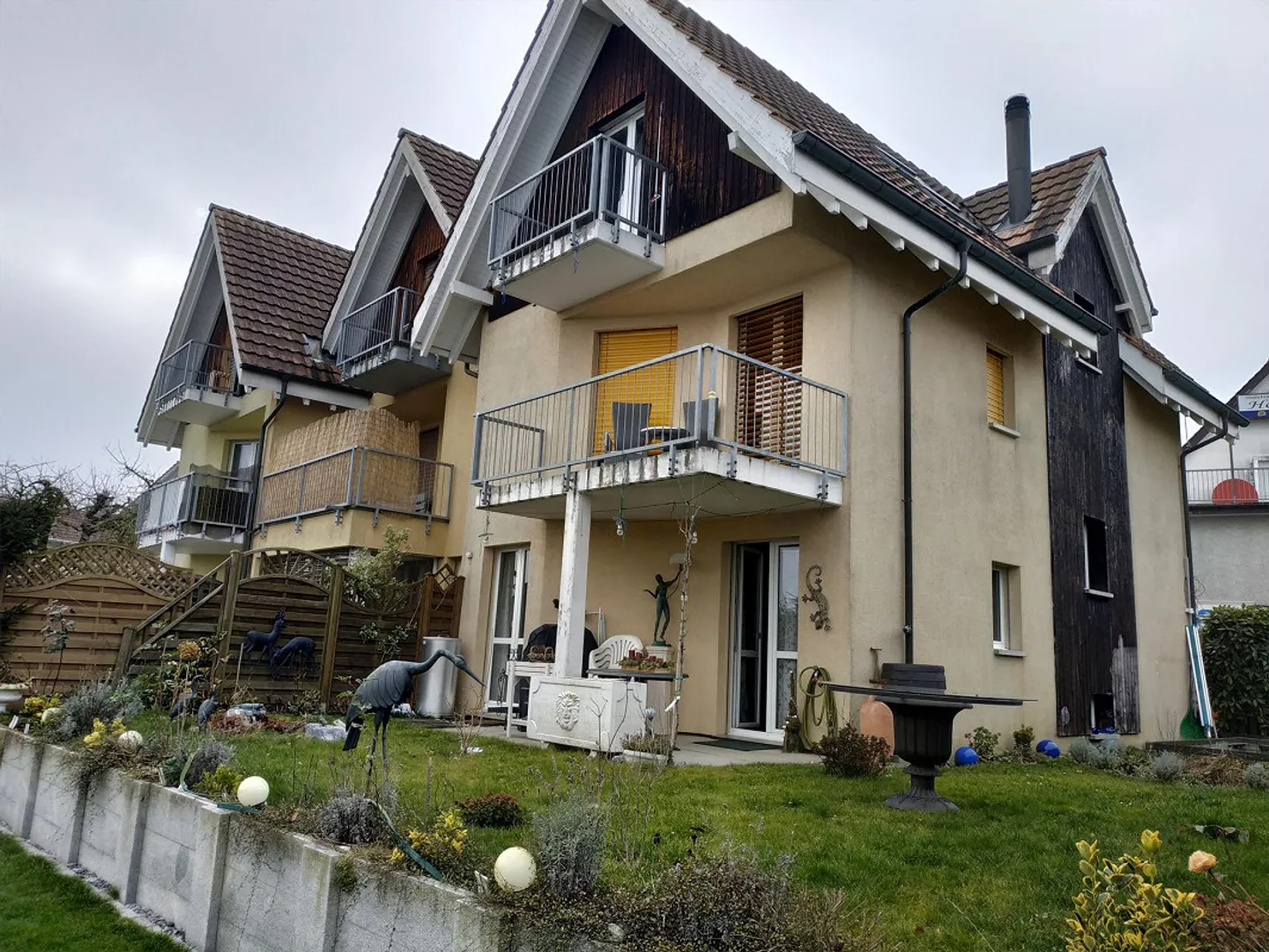 Maison de 5,5 pièces dans un emplacement calme avec une belle vue sur le lac - Photo 1 sur 6