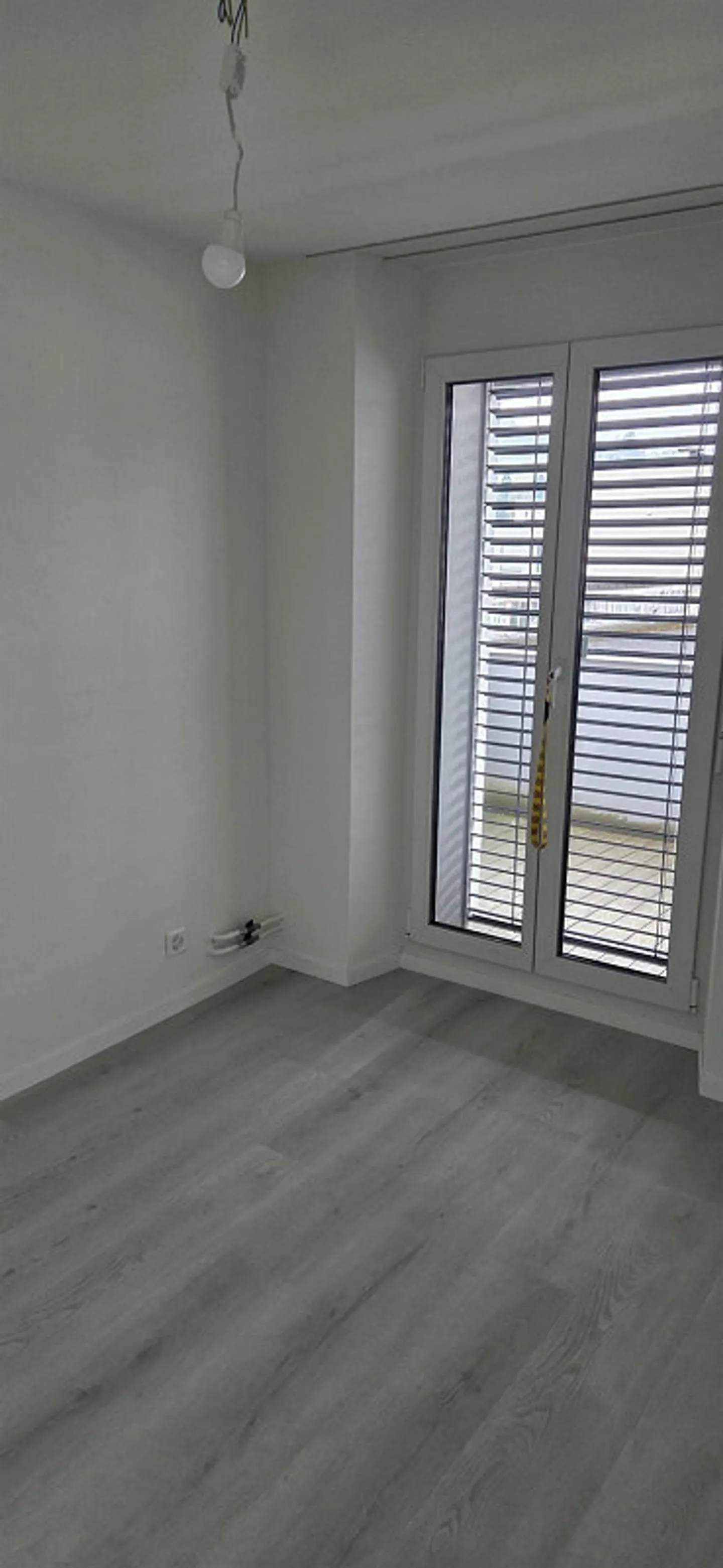 Completely renovated 3-room apartment with large balcony - Photo 8 of 13