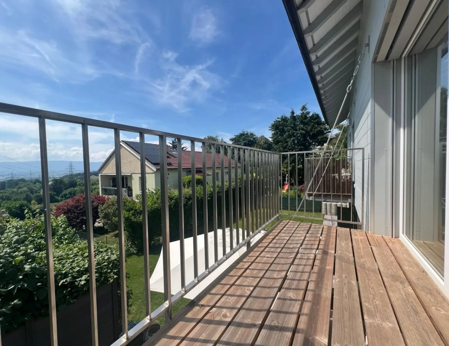Wunderschöner Triplex / 3 Schlafzimmer / 2 Badezimmer / Balkon / Privater Garten - Foto 1 von 9